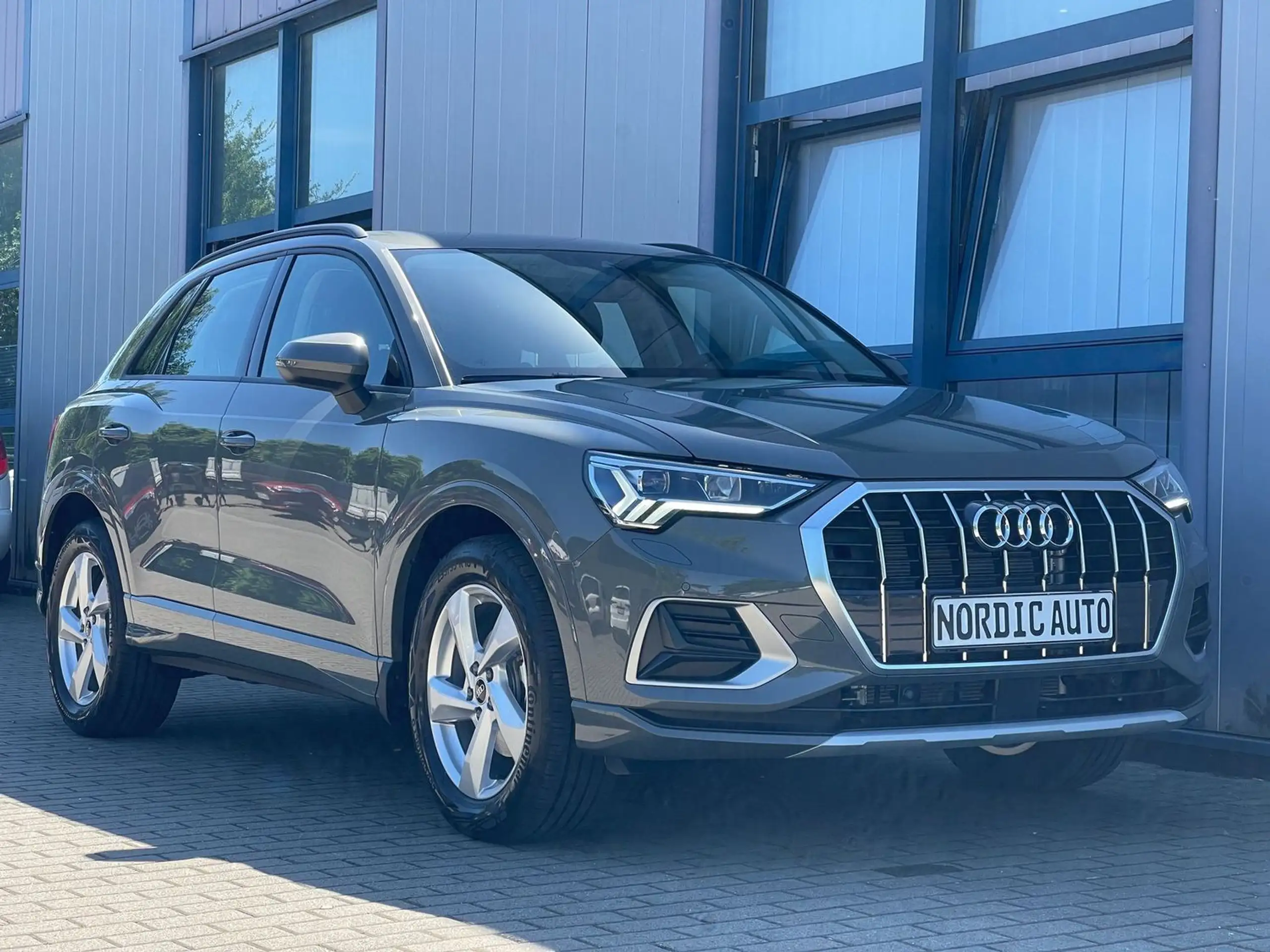 Audi - Q3