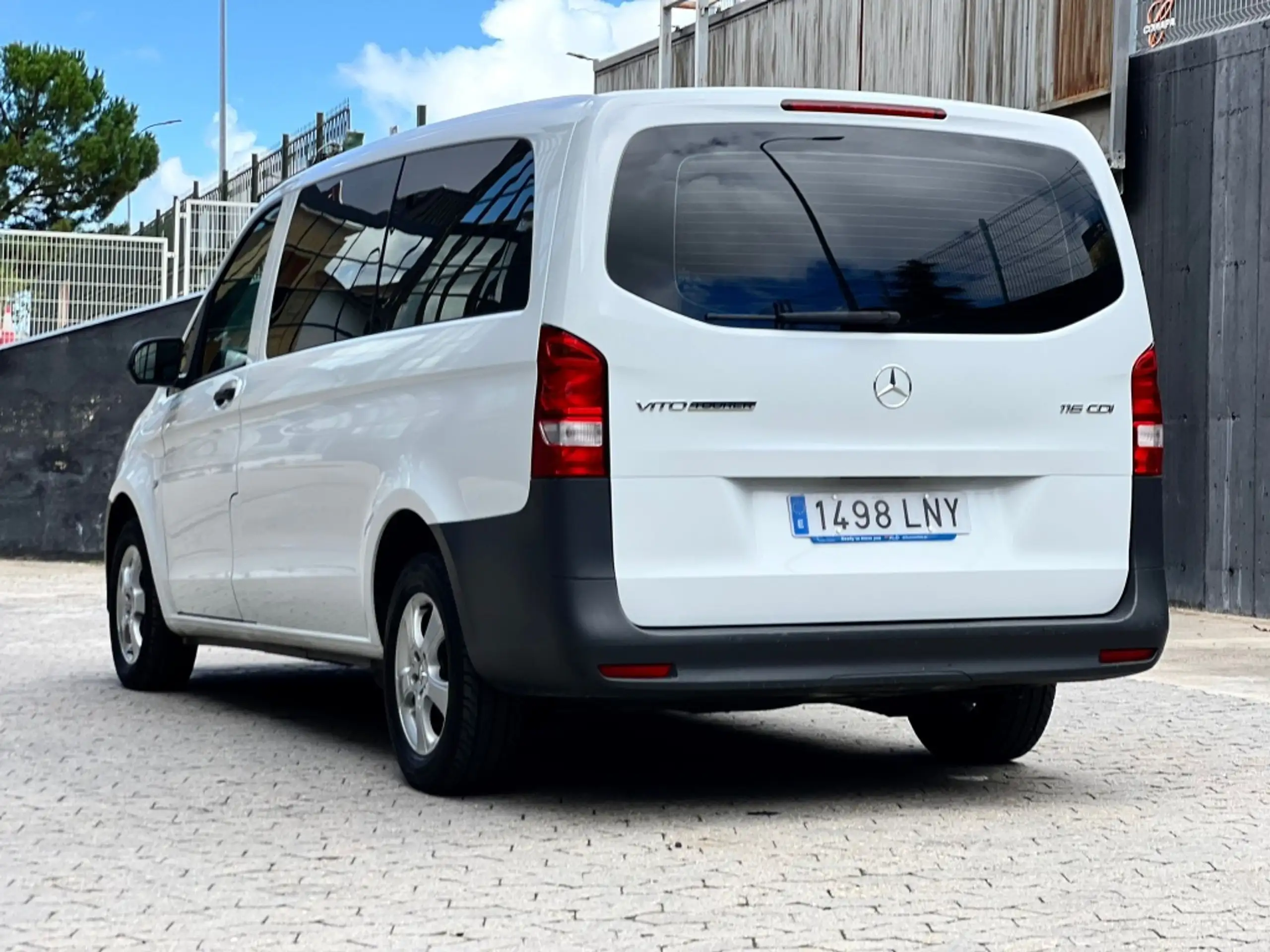 Mercedes-Benz - Vito