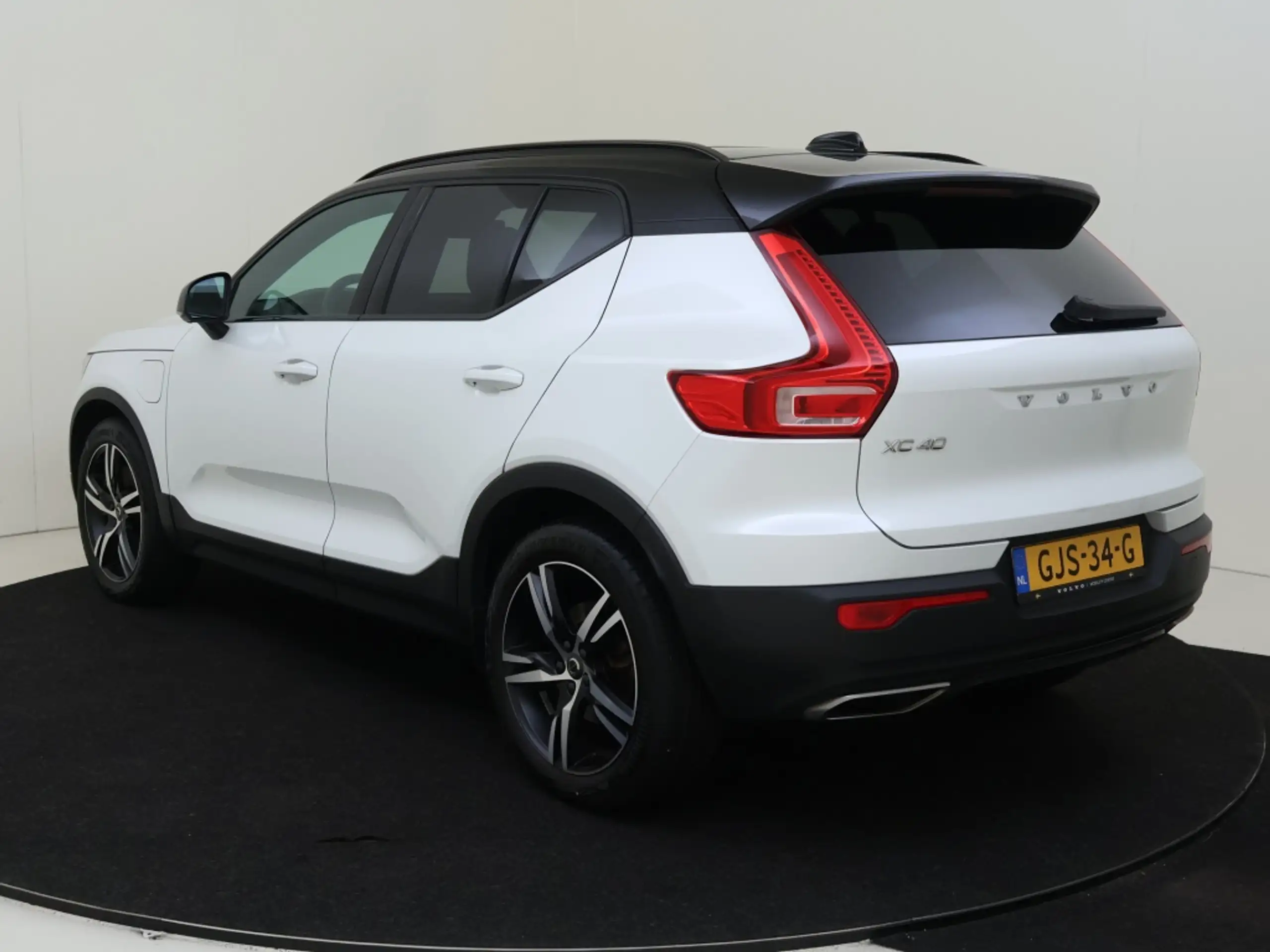 Volvo - XC40