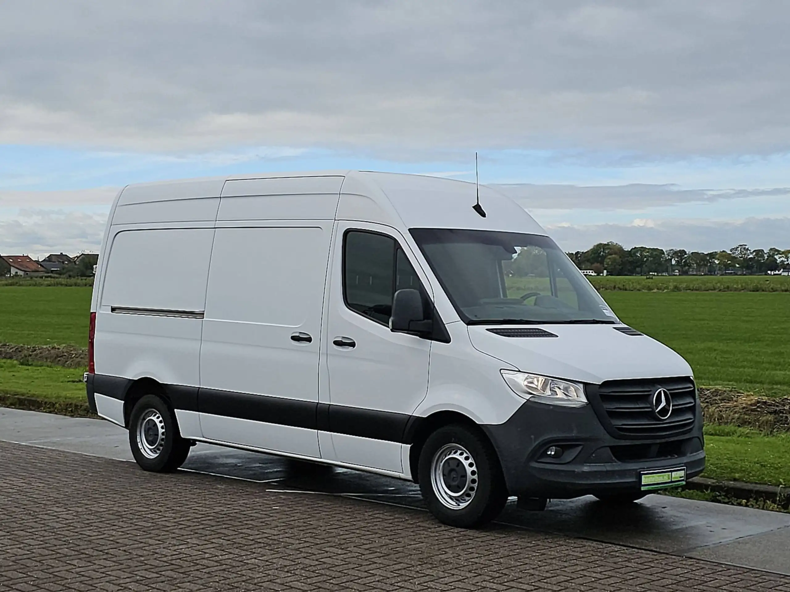 Mercedes-Benz - Sprinter