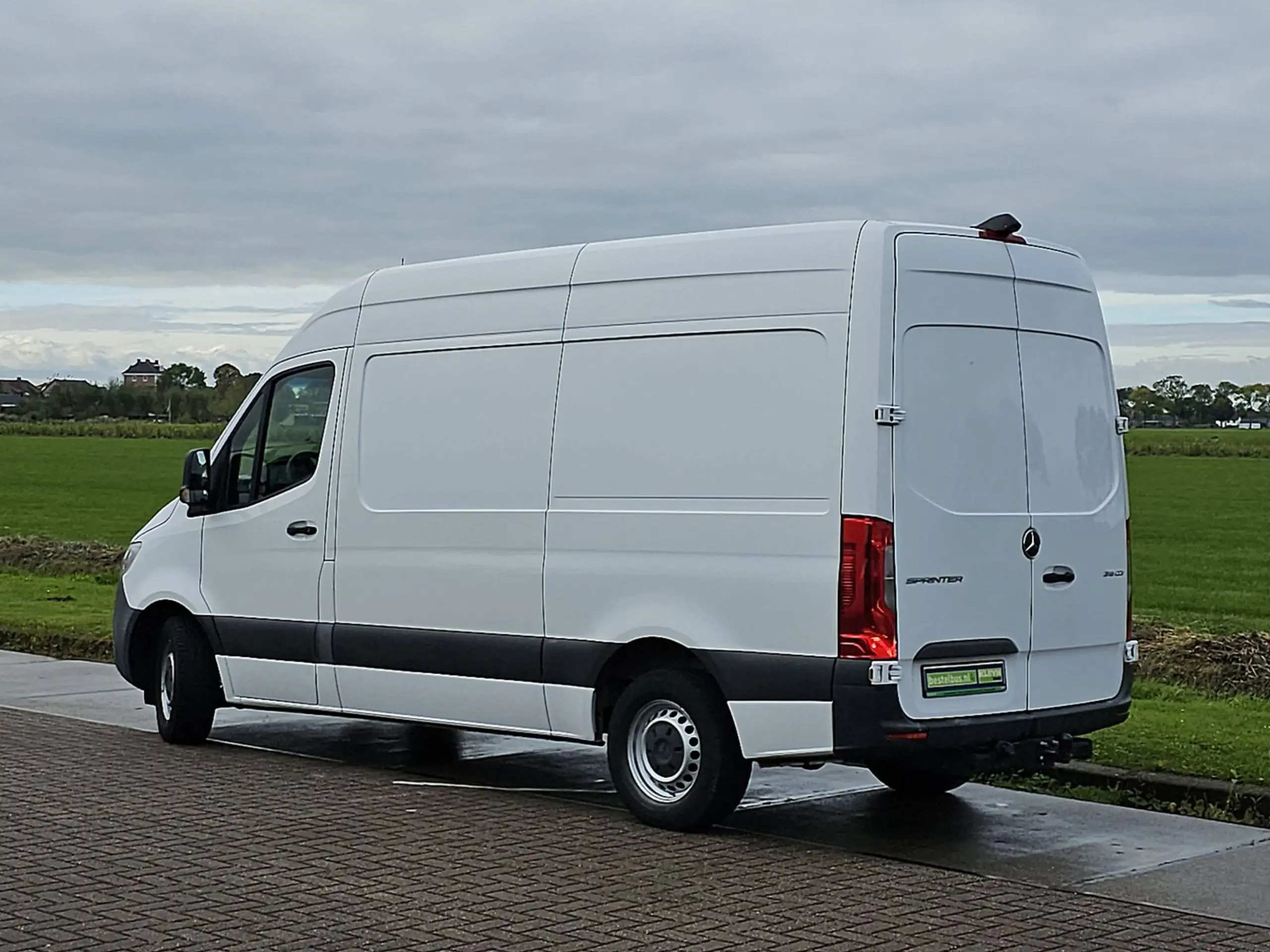 Mercedes-Benz - Sprinter