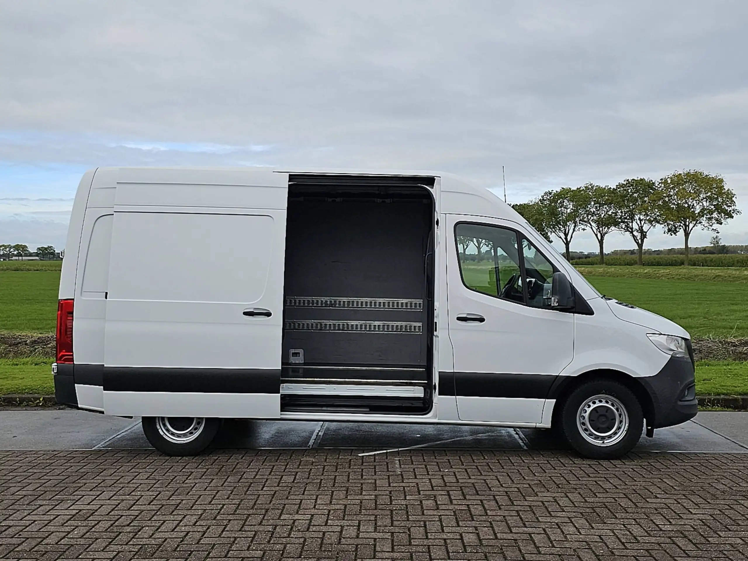 Mercedes-Benz - Sprinter