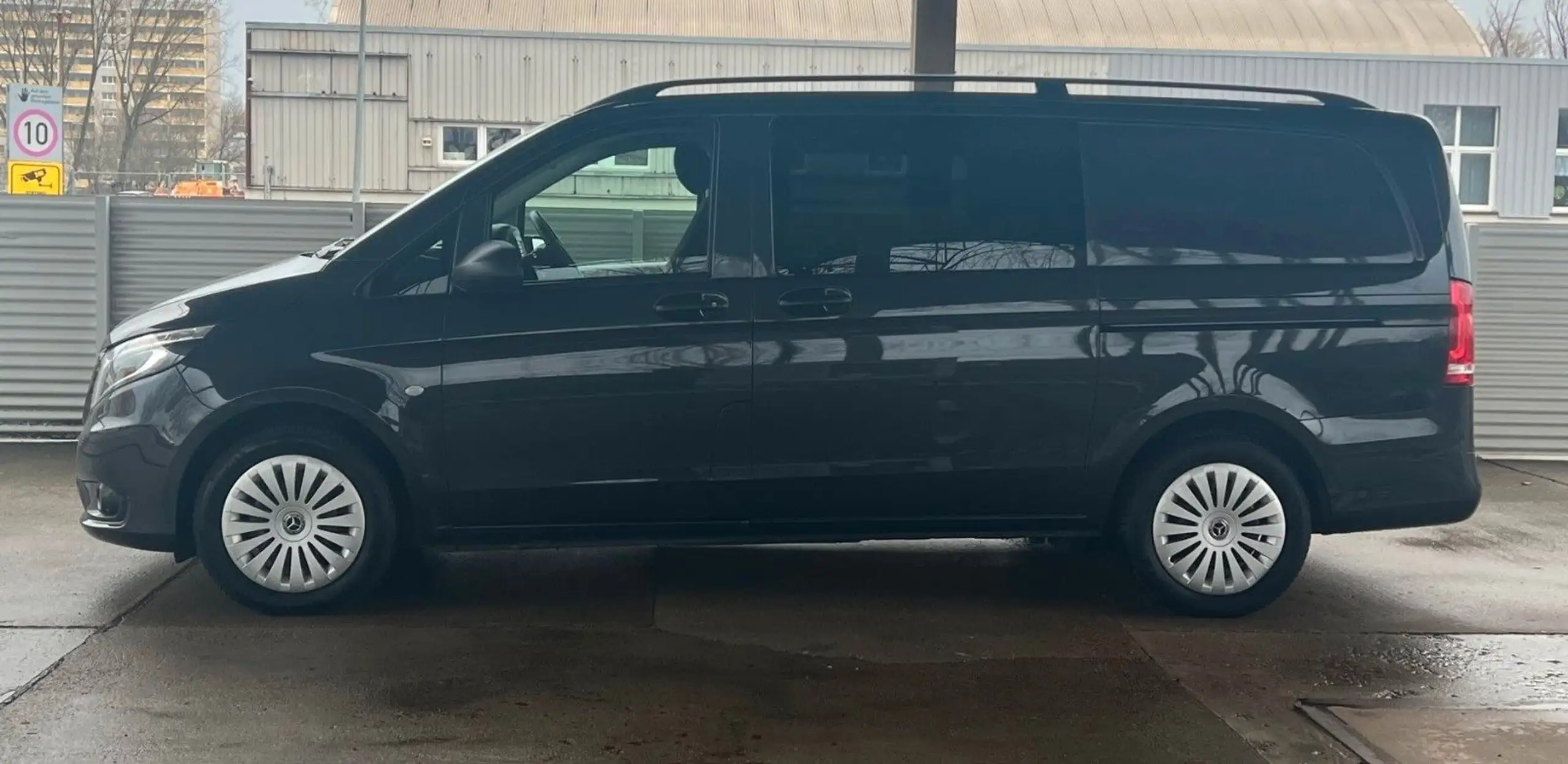 Mercedes-Benz - Vito