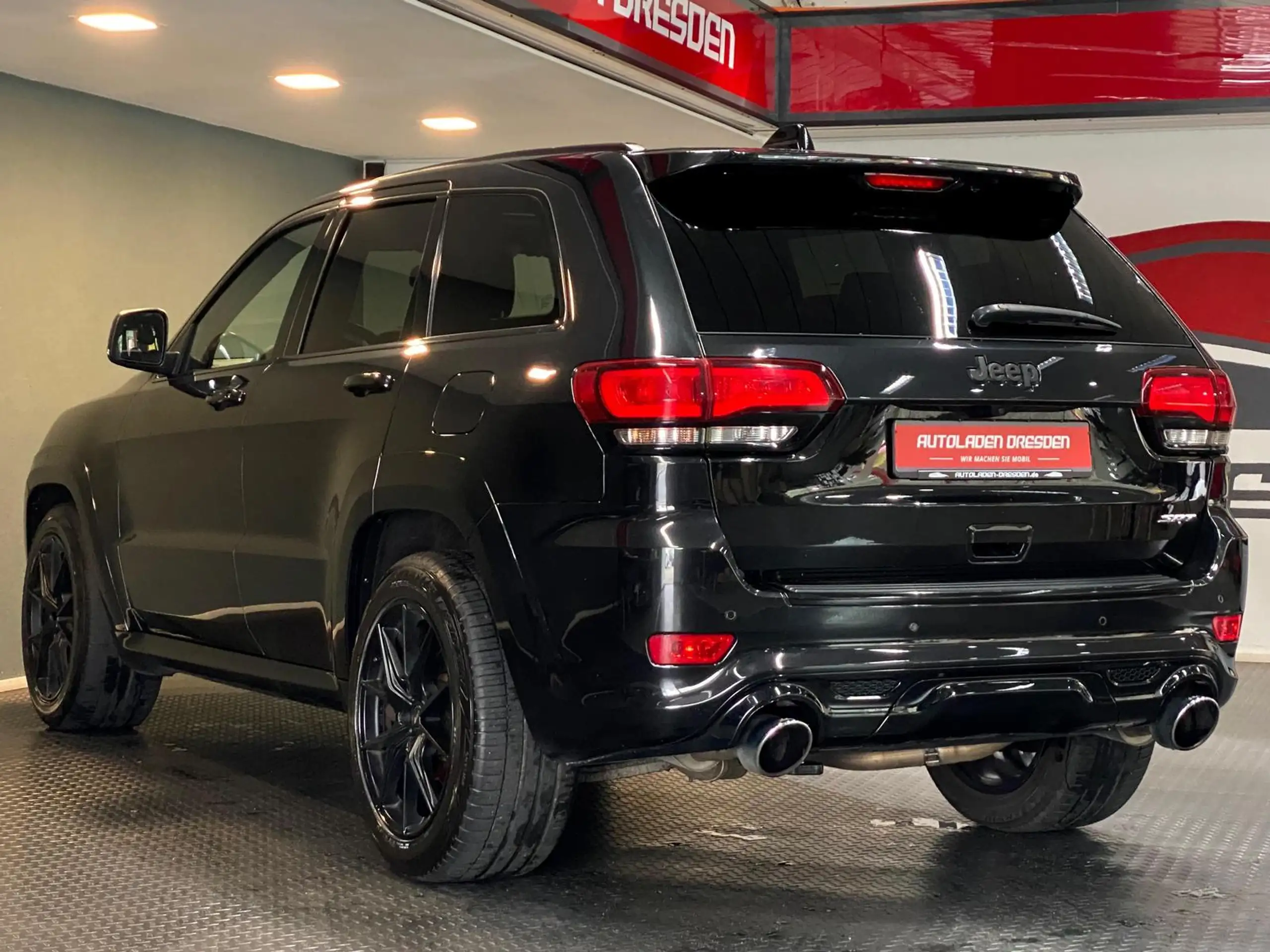 Jeep - Grand Cherokee