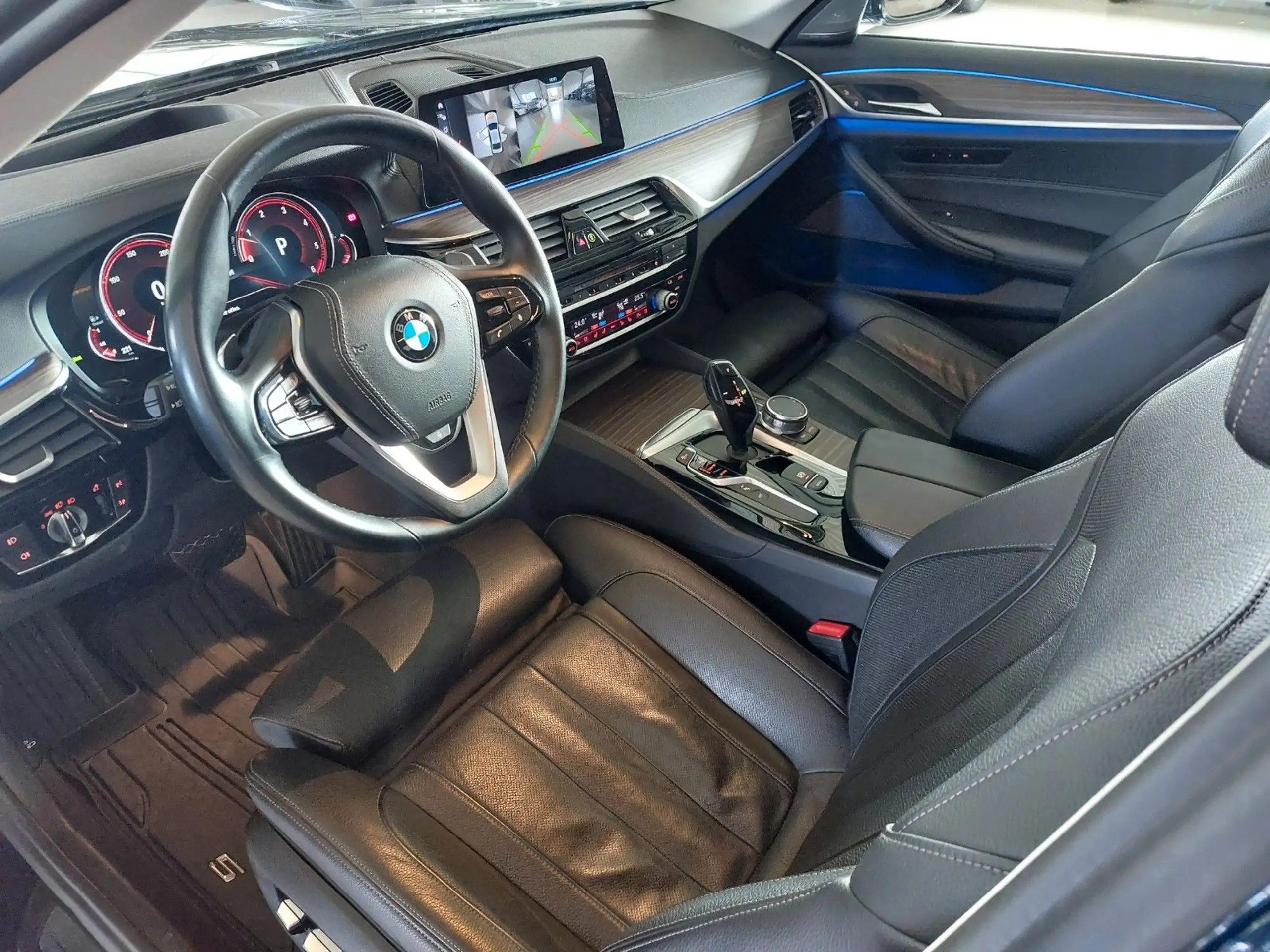 BMW - 530