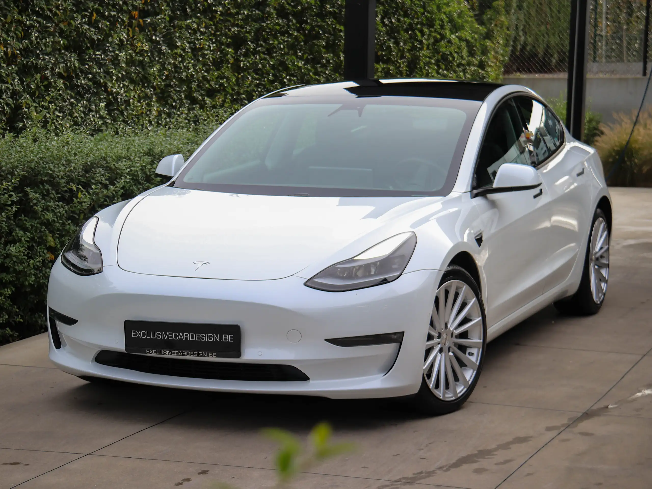 Tesla - Model 3