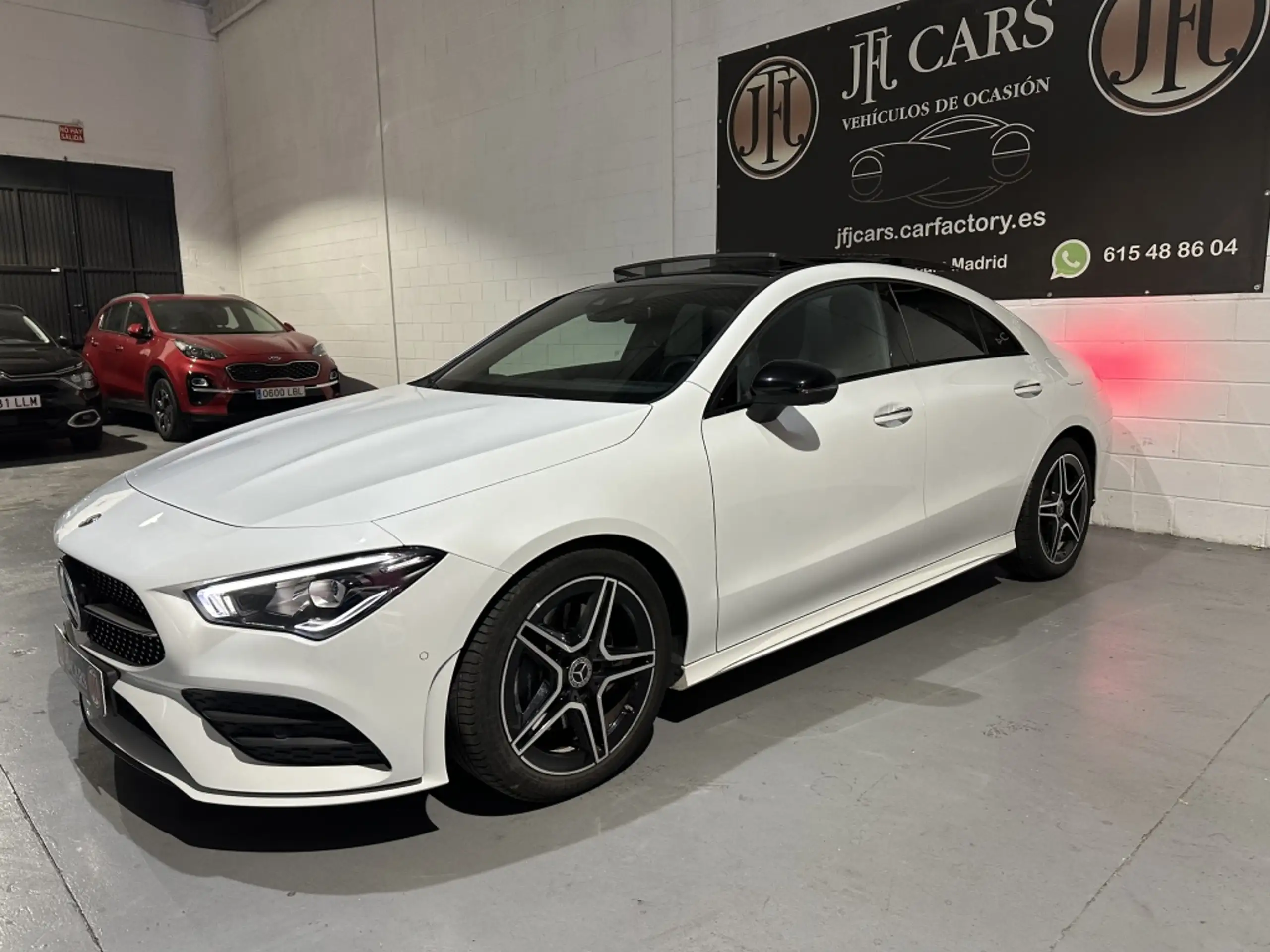 Mercedes-Benz - CLA 200