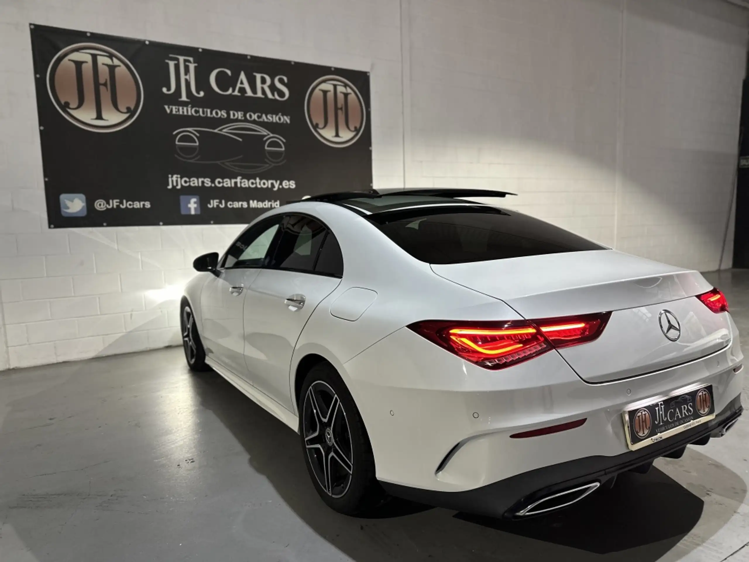 Mercedes-Benz - CLA 200