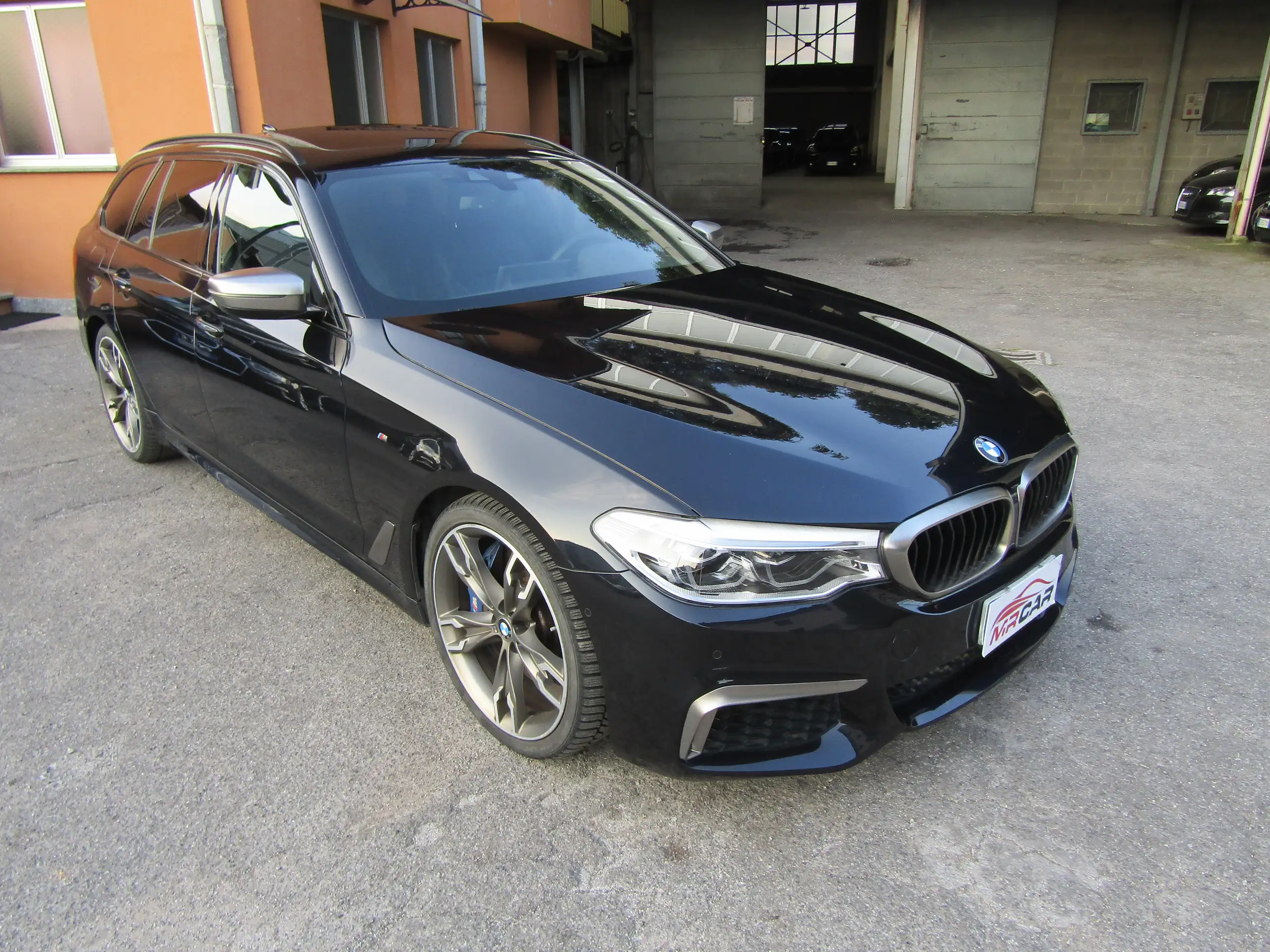 BMW - M5