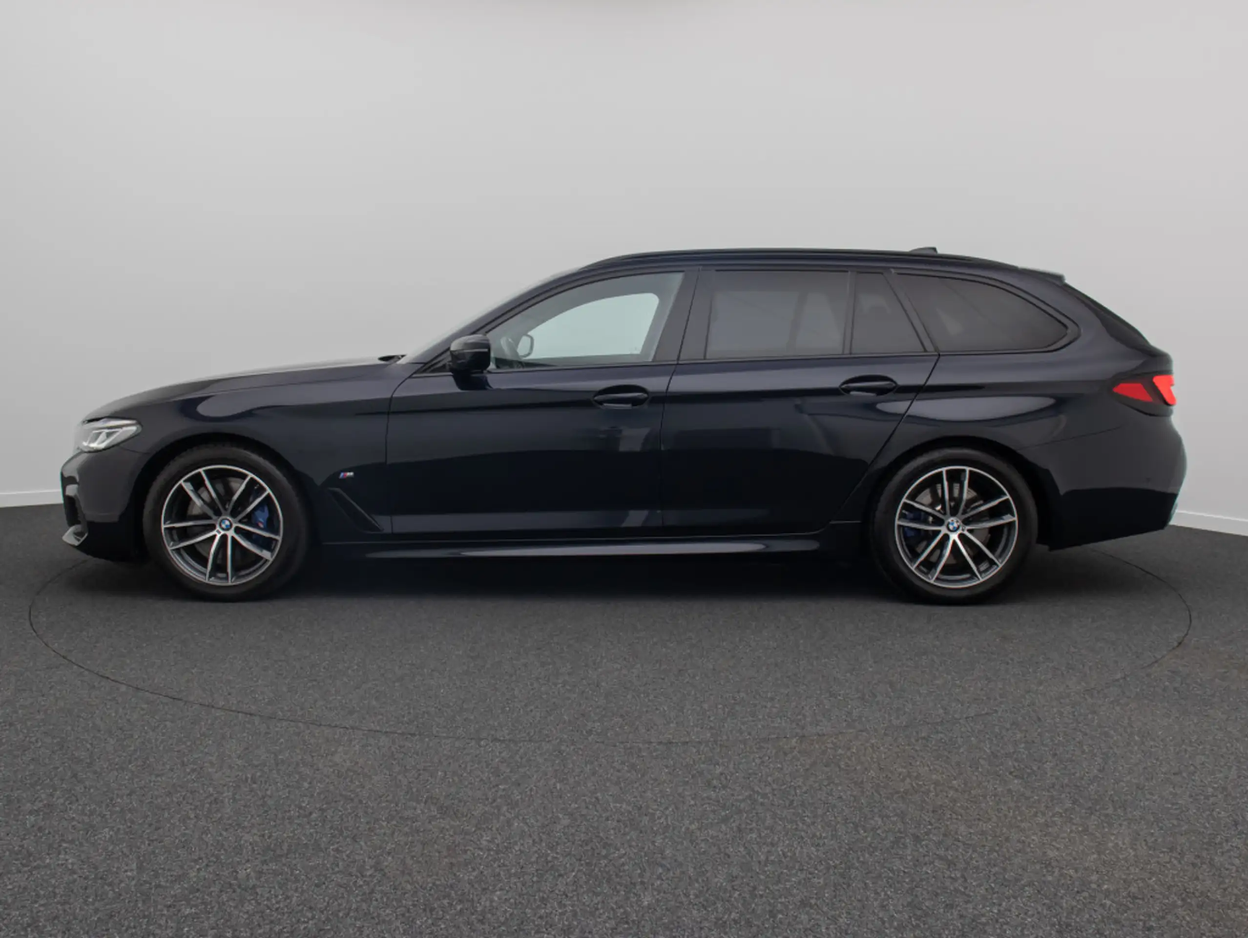 BMW - 530