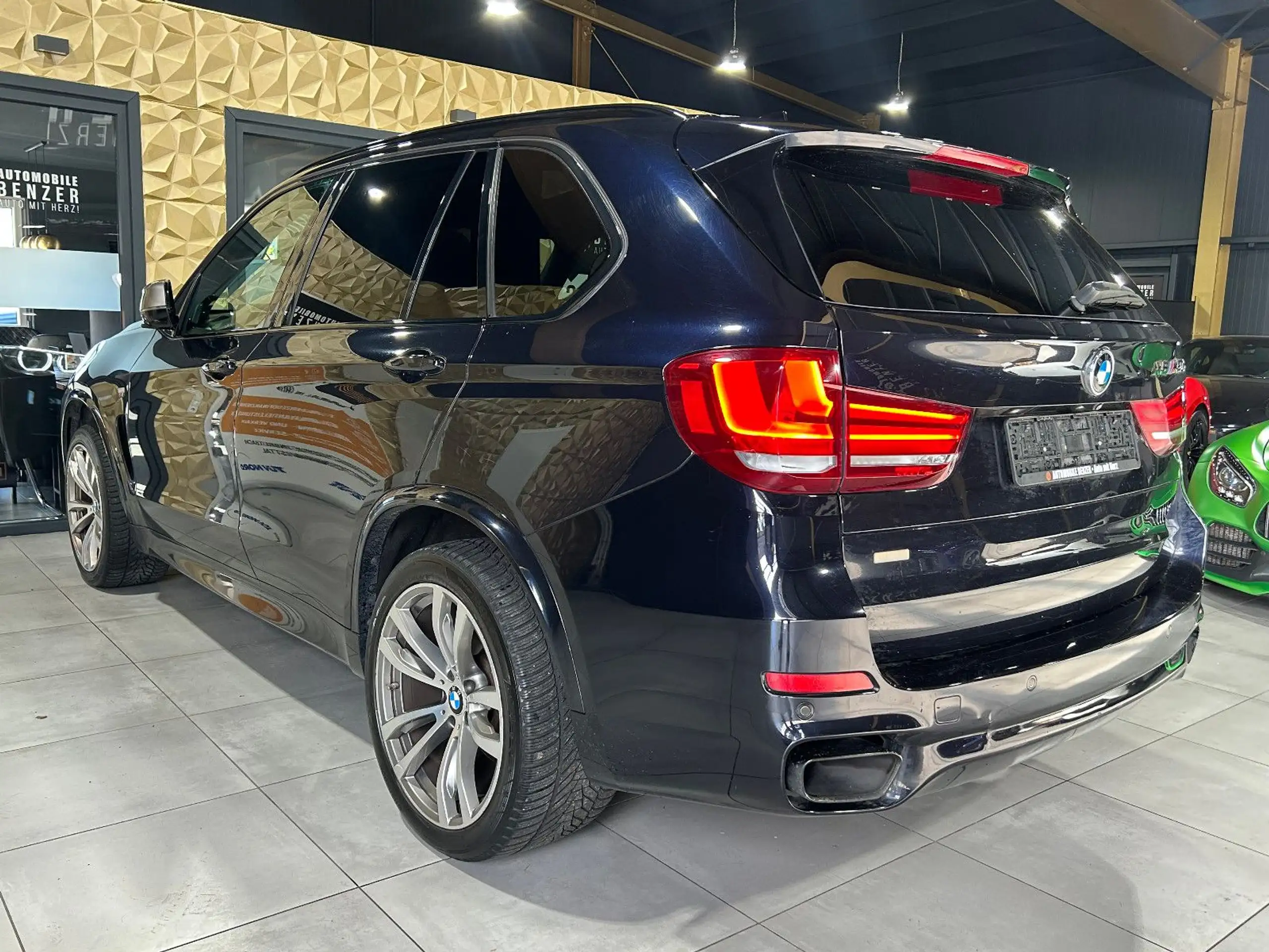 BMW - X5 M