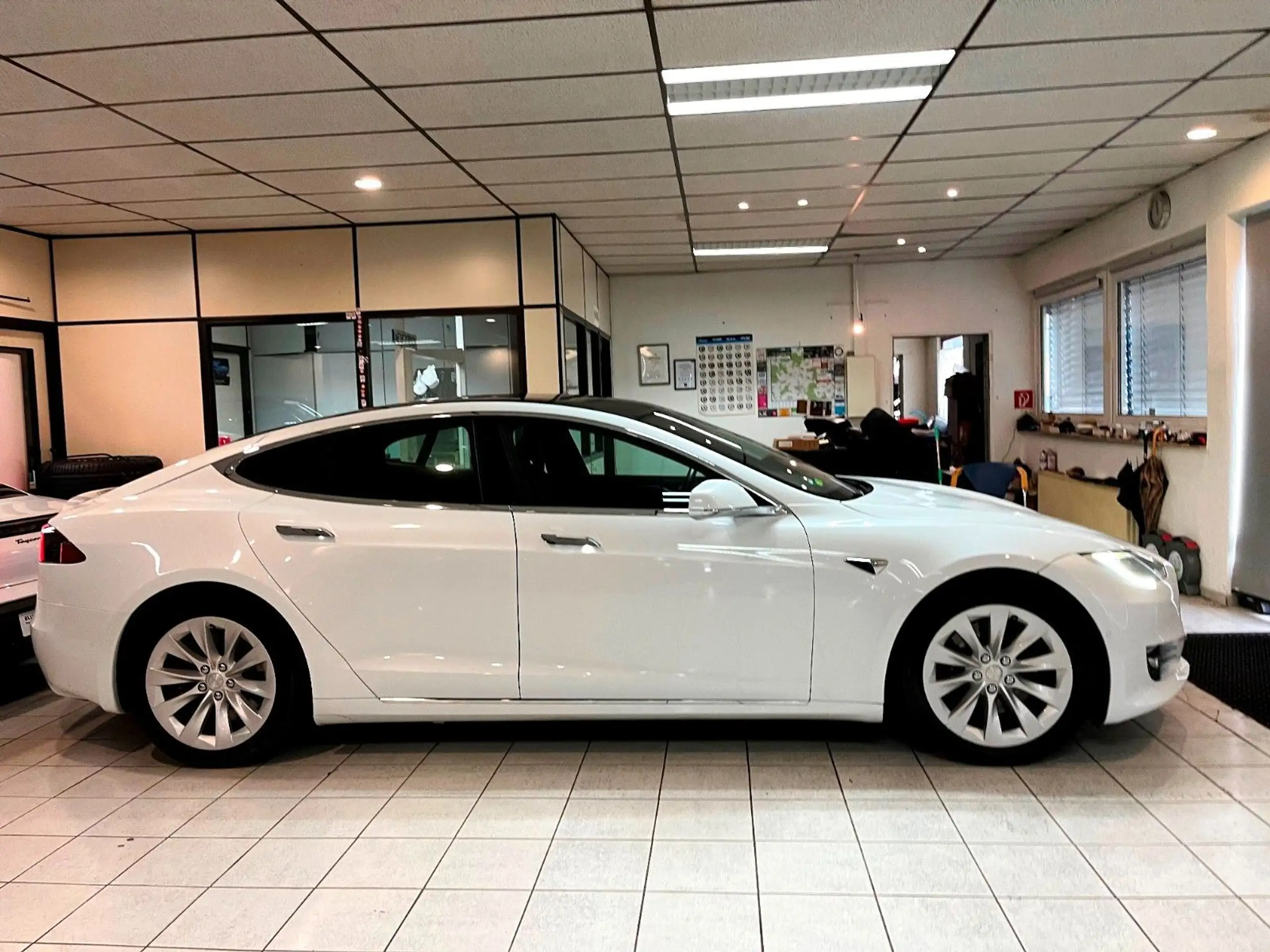 Tesla - Model S