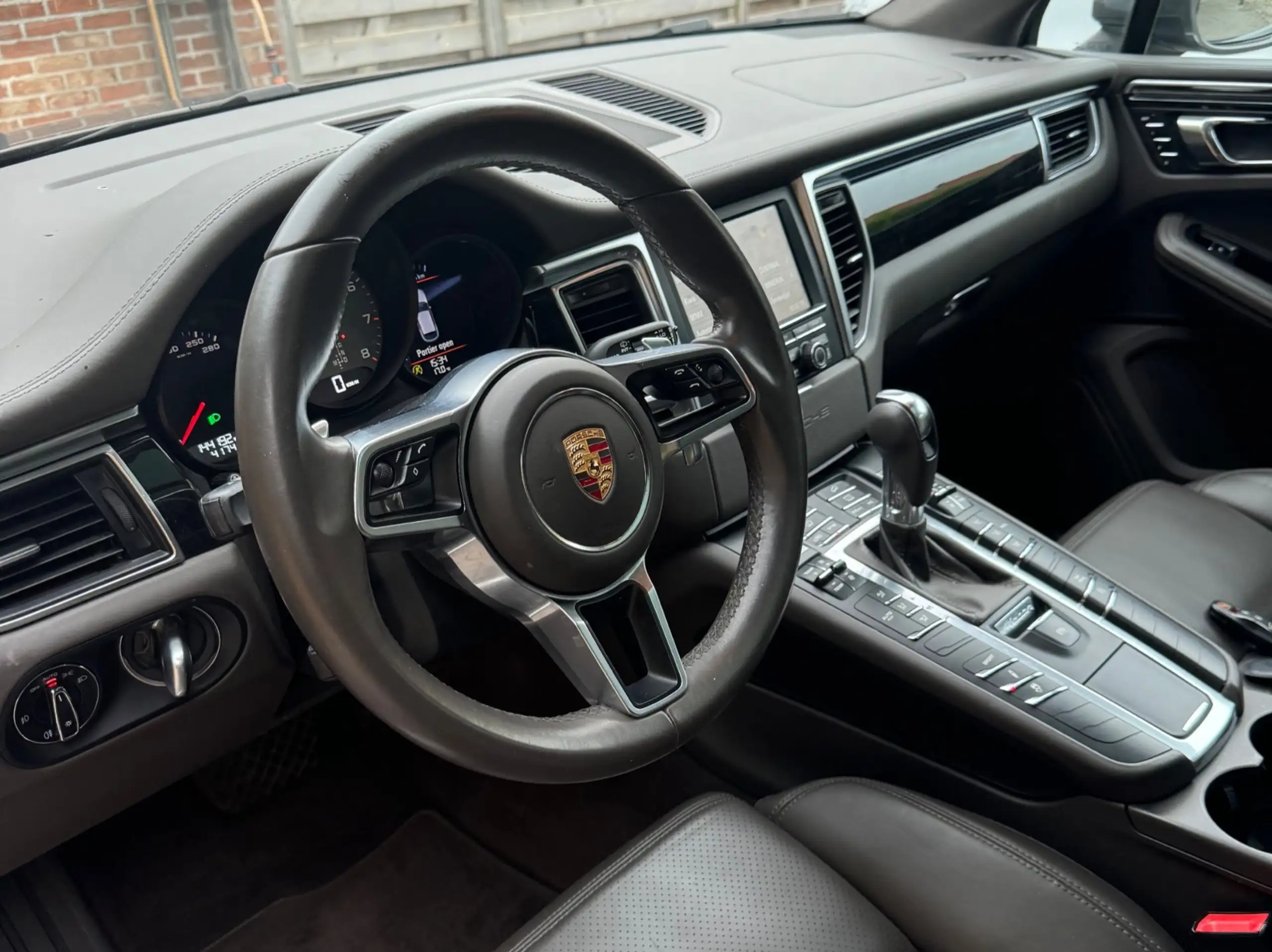 Porsche - Macan