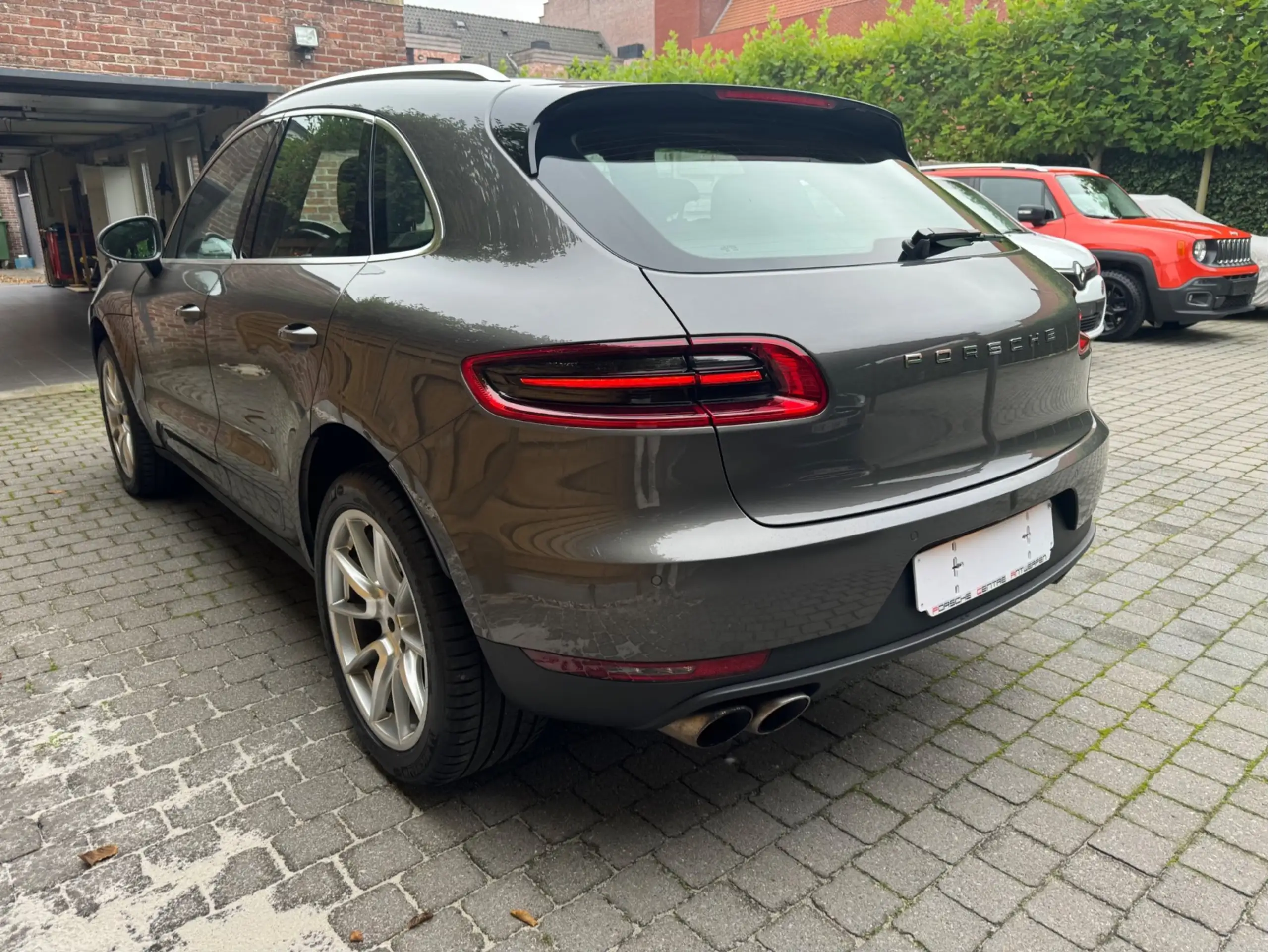 Porsche - Macan