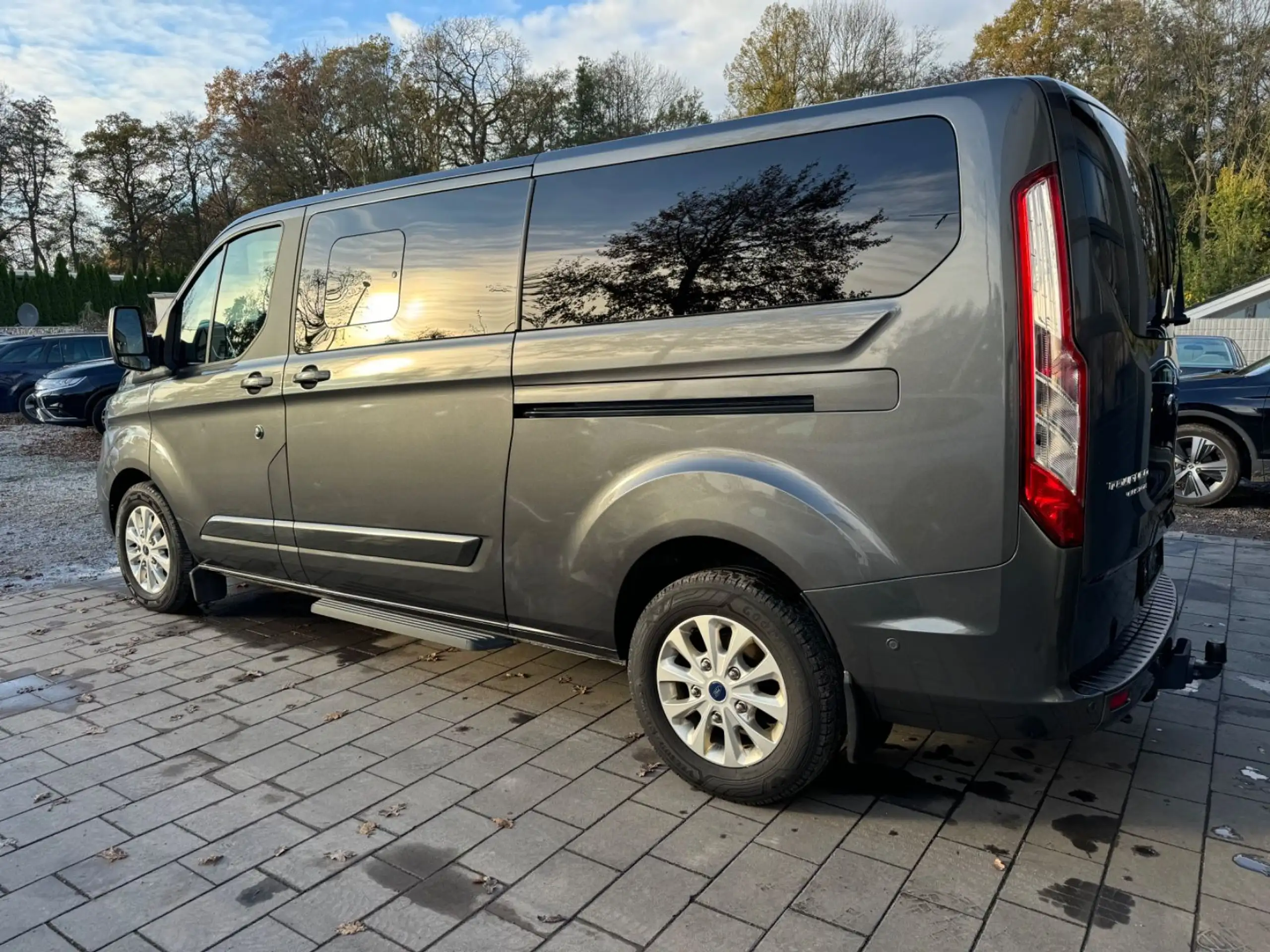 Ford - Tourneo Custom