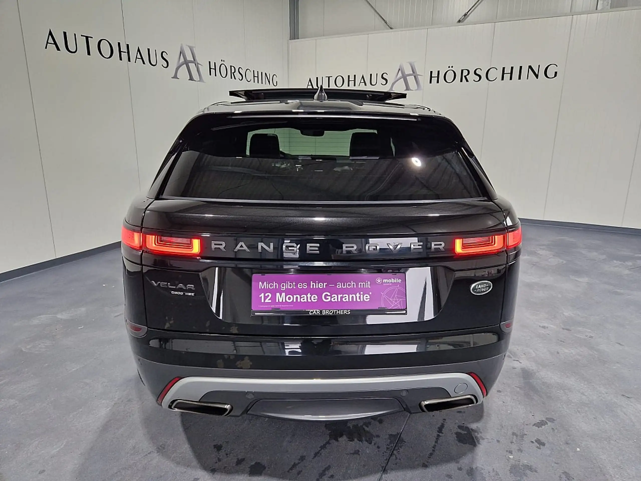 Land Rover - Range Rover Velar