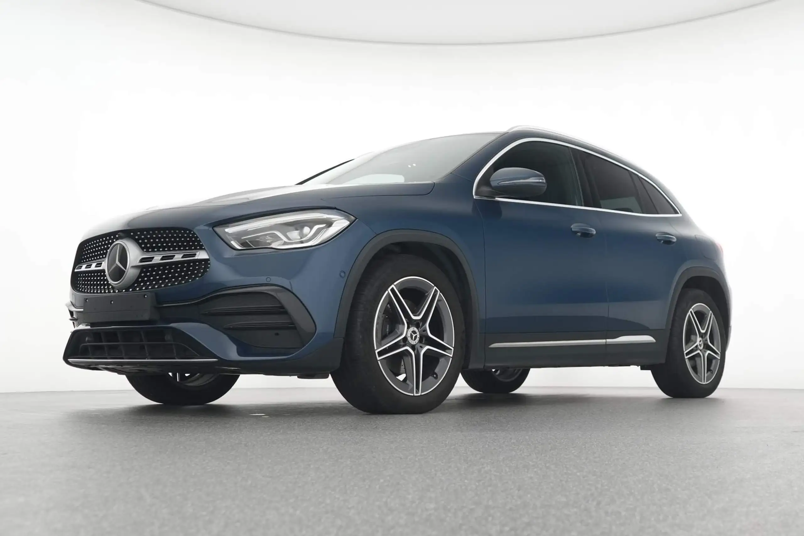 Mercedes-Benz - GLA 200