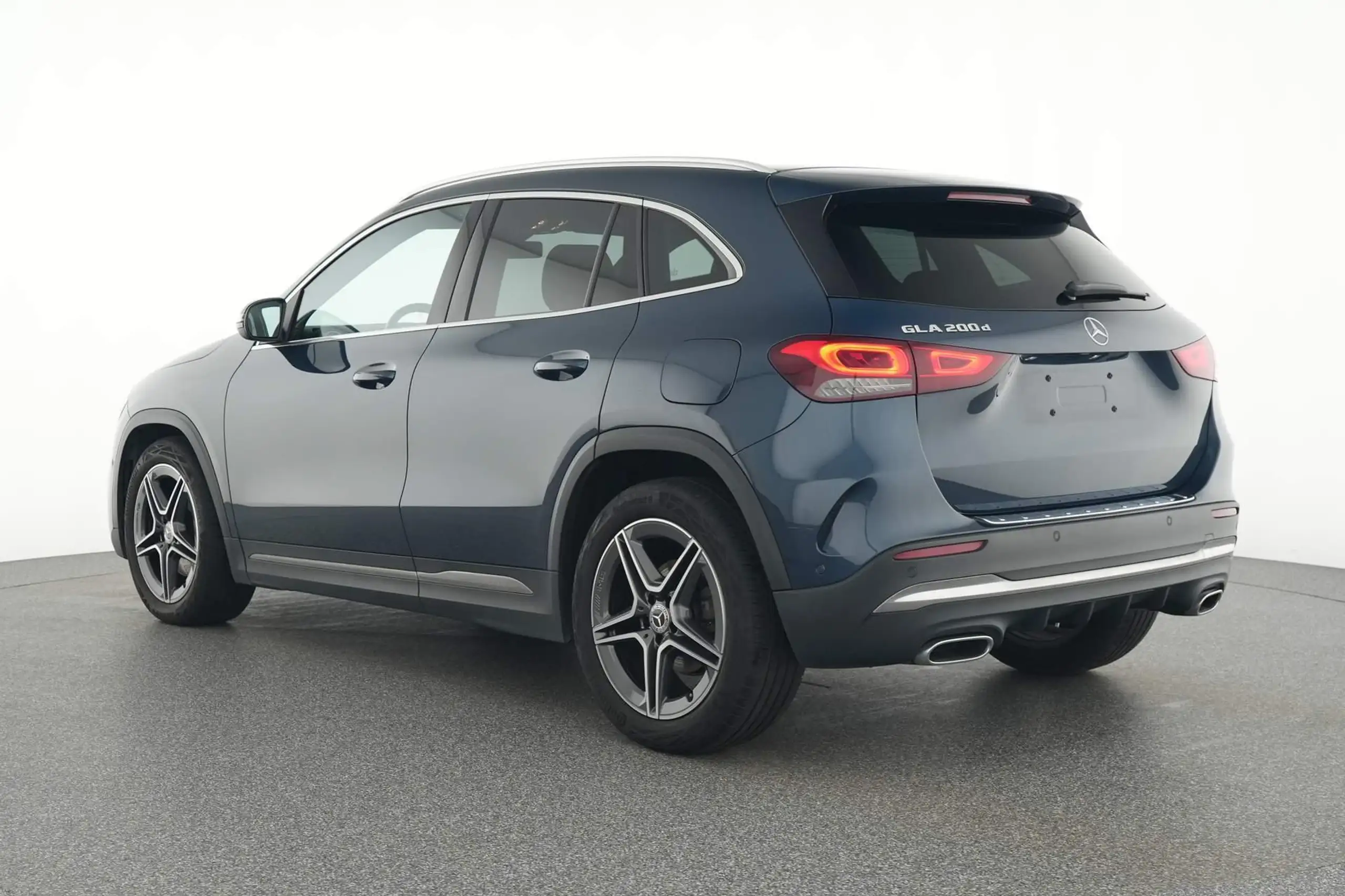 Mercedes-Benz - GLA 200