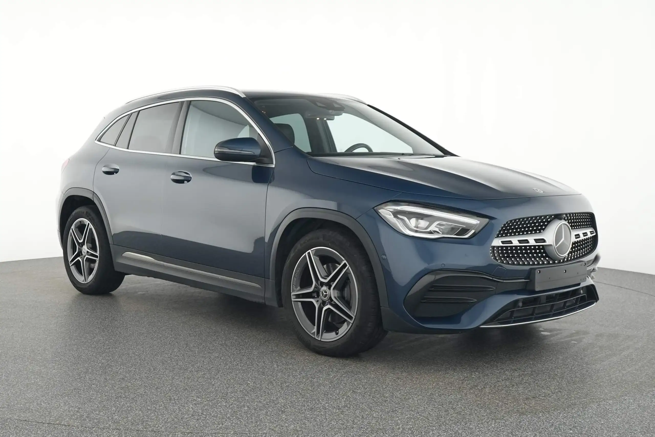 Mercedes-Benz - GLA 200