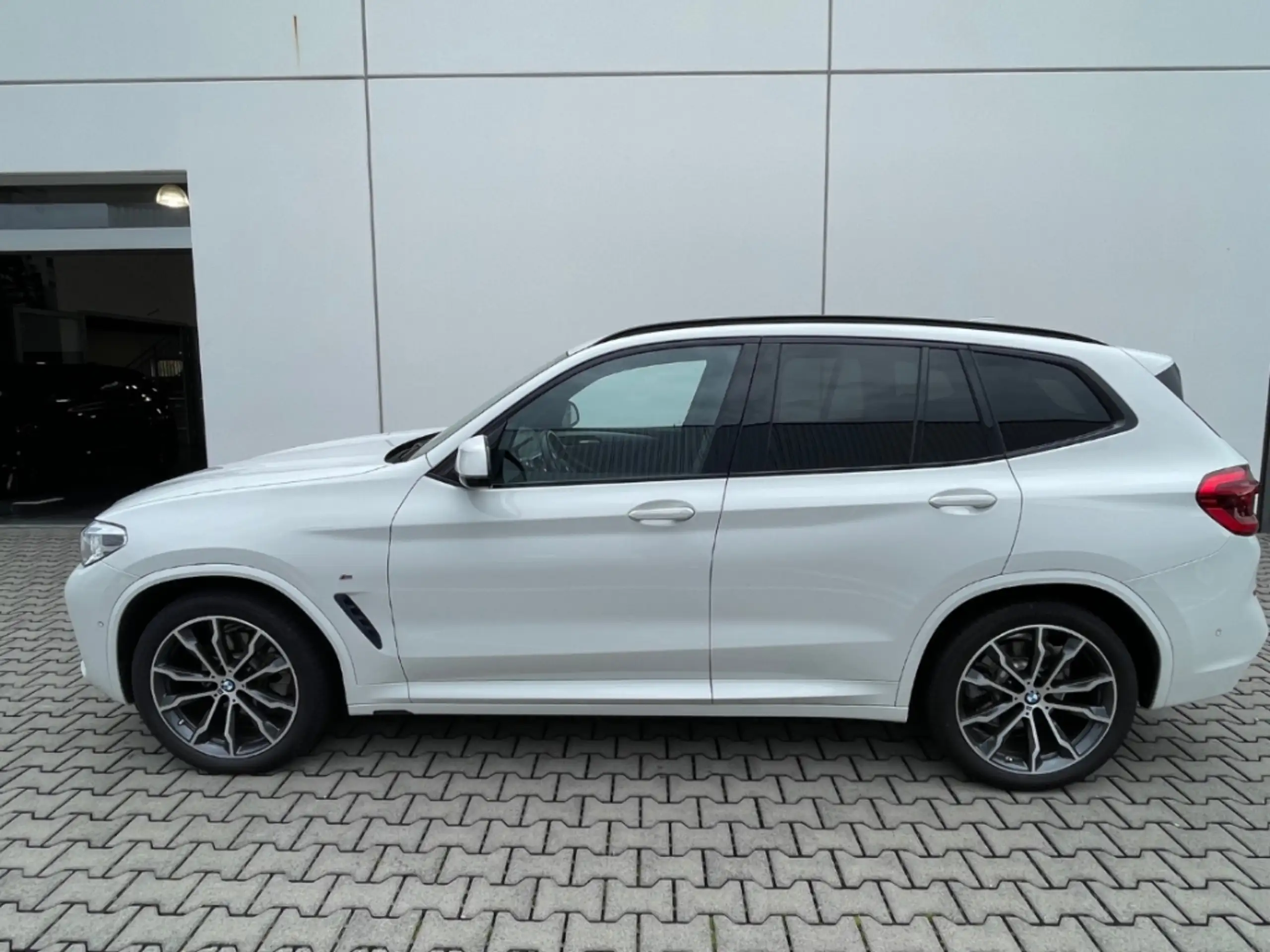 BMW - X3