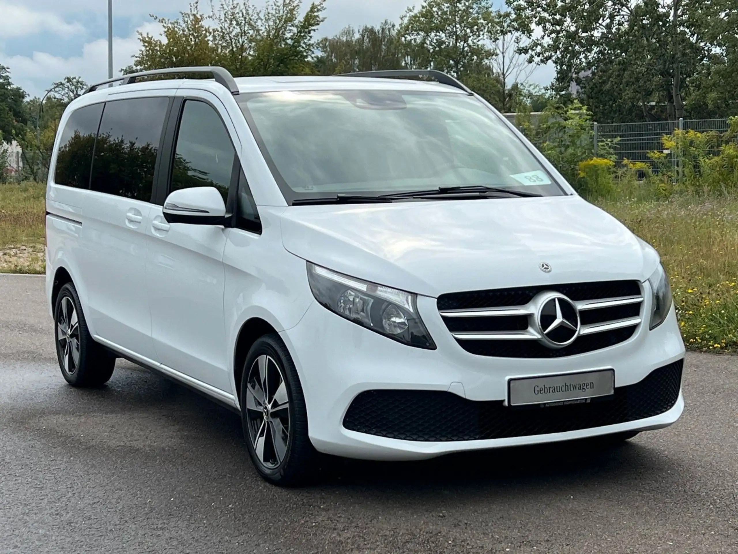 Mercedes-Benz - V 250