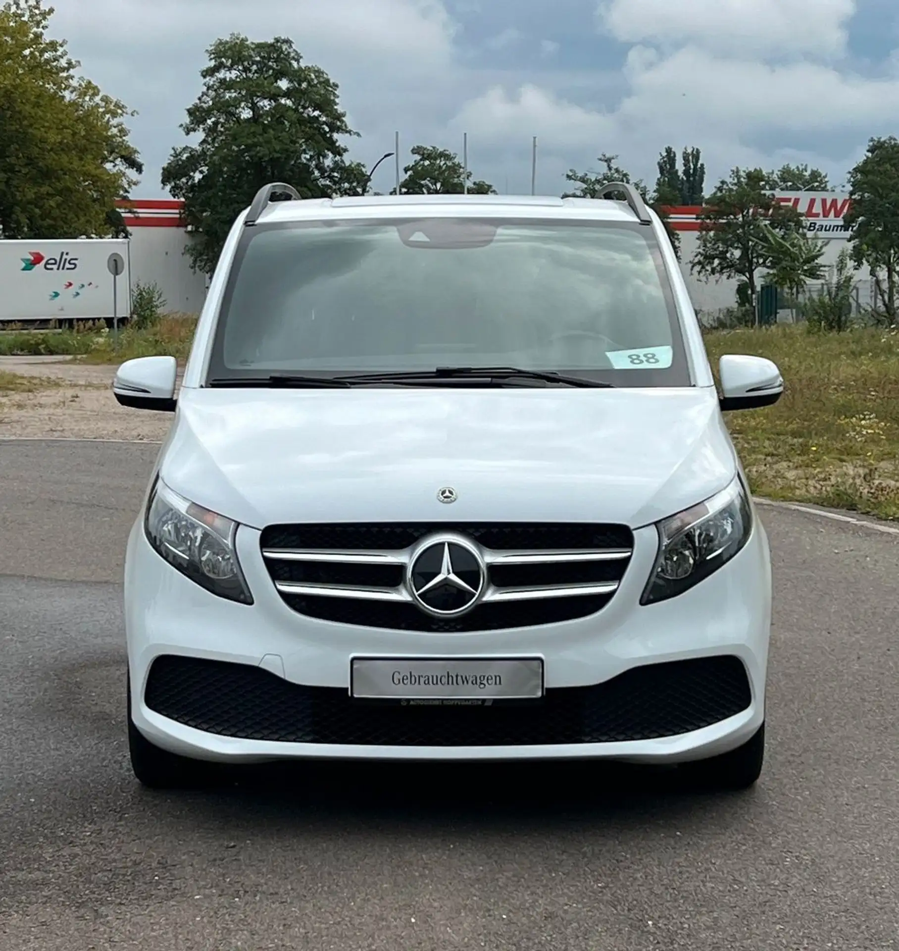 Mercedes-Benz - V 250