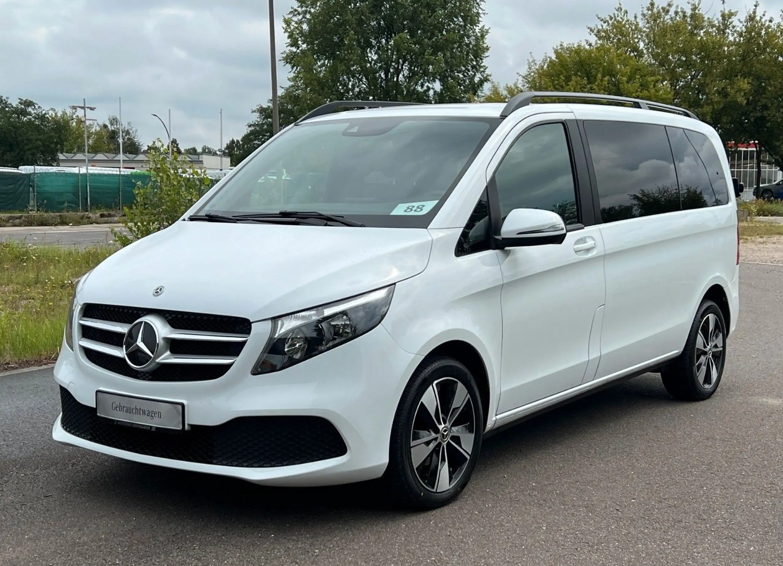 Mercedes-Benz - V 250