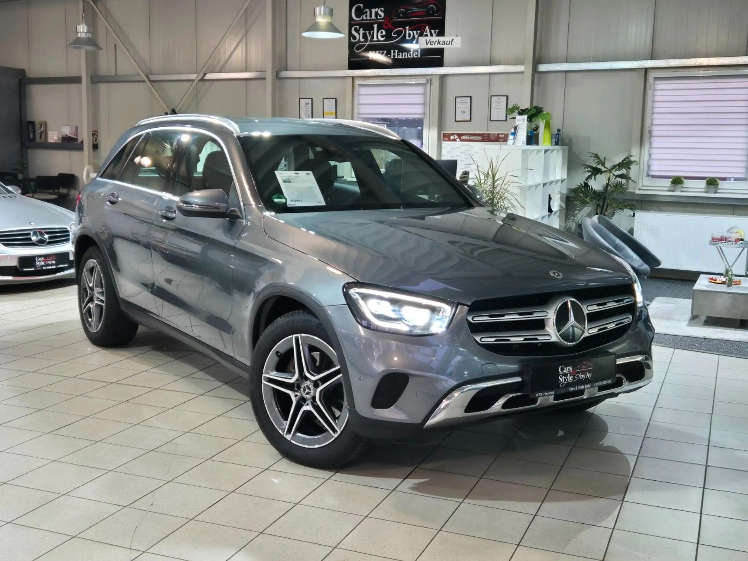 Mercedes-Benz - GLC 200