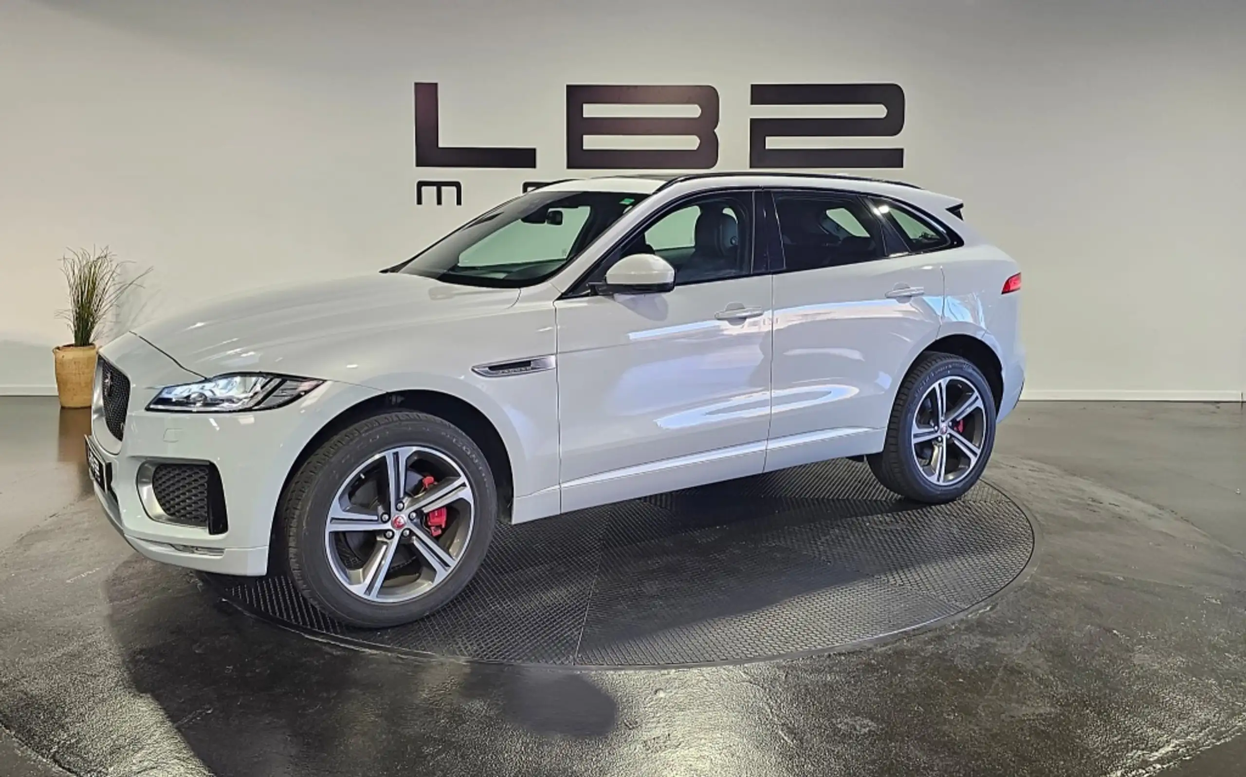 Jaguar - F-Pace