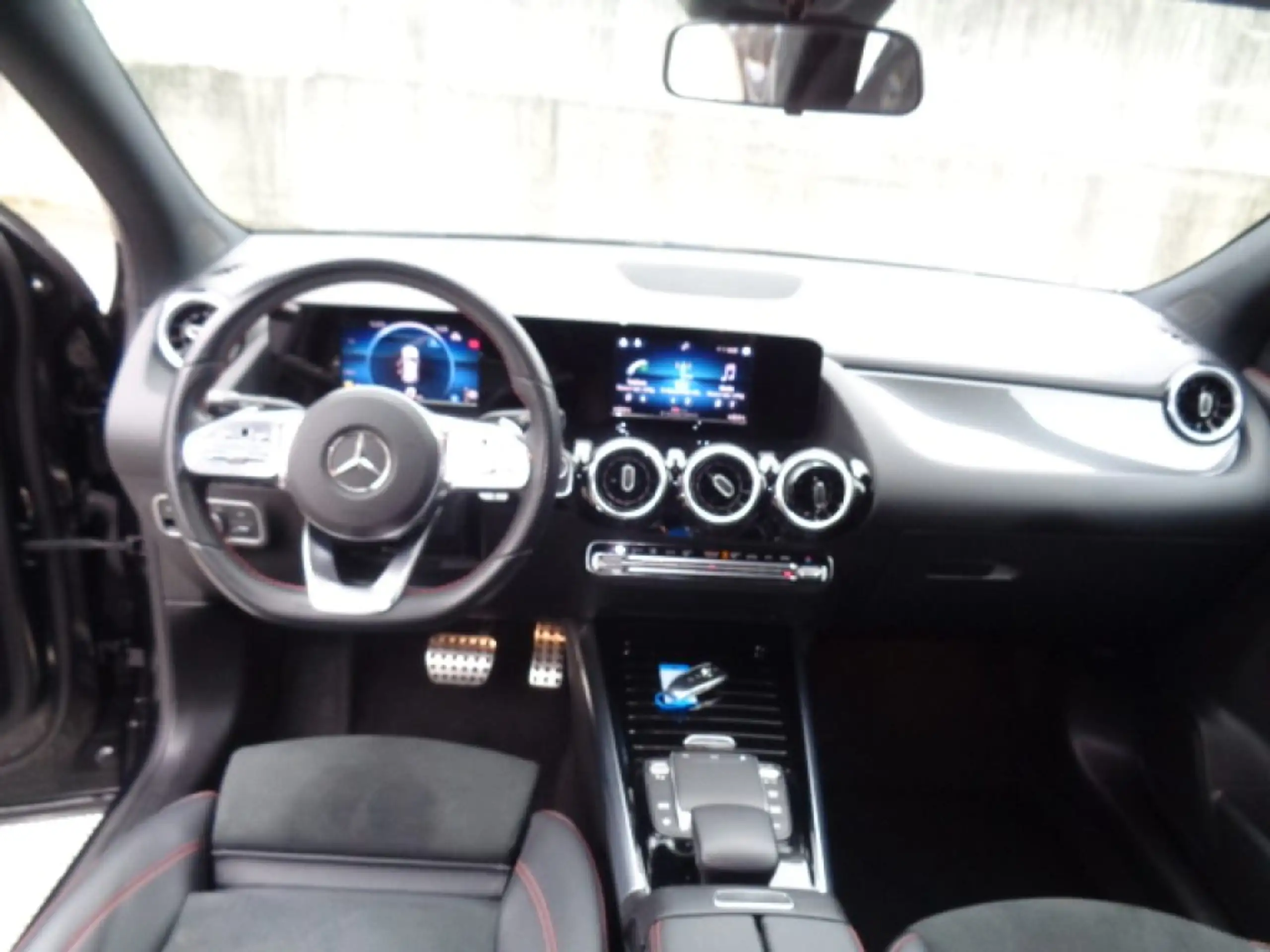 Mercedes-Benz - GLA 180