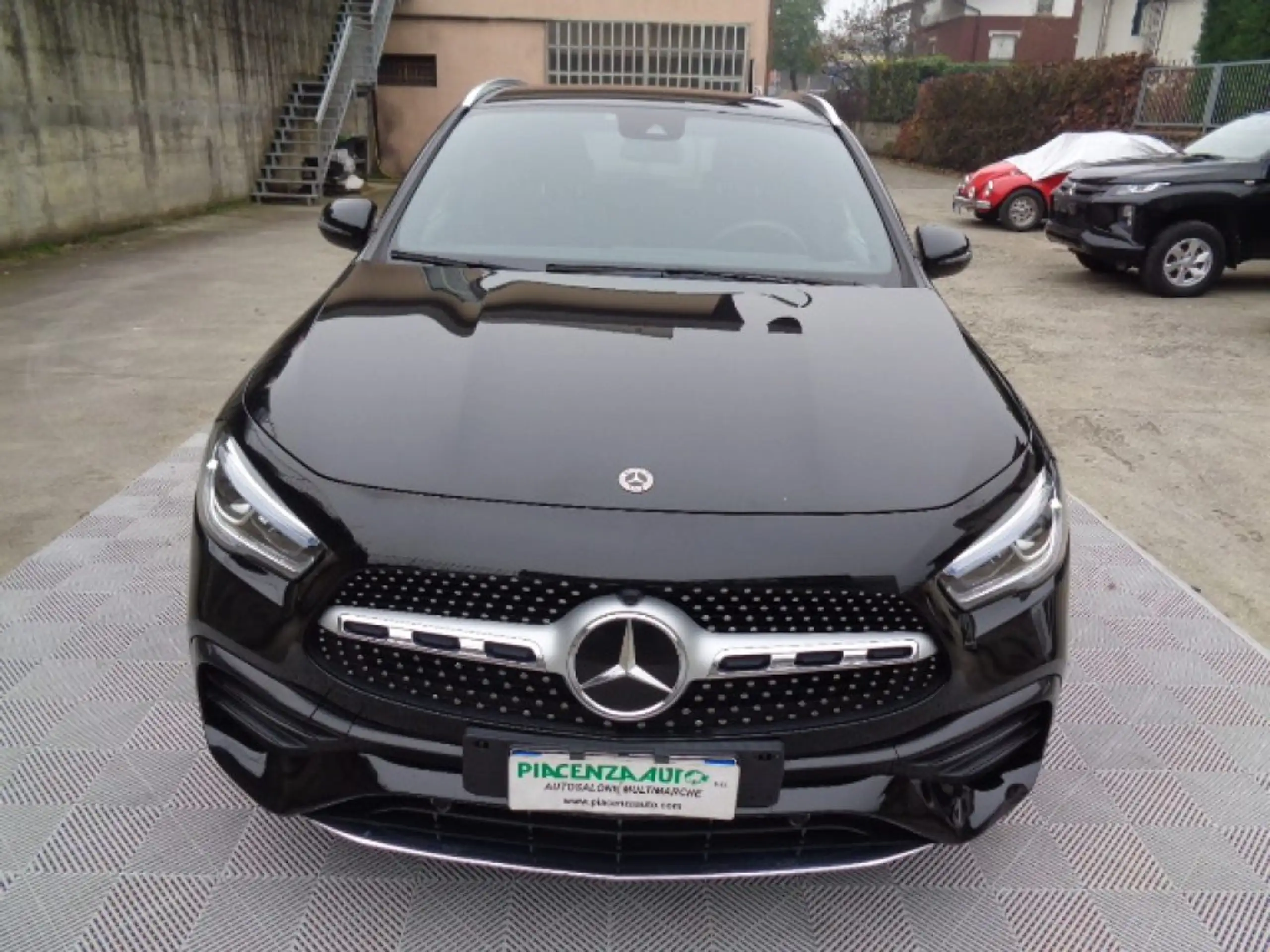 Mercedes-Benz - GLA 180