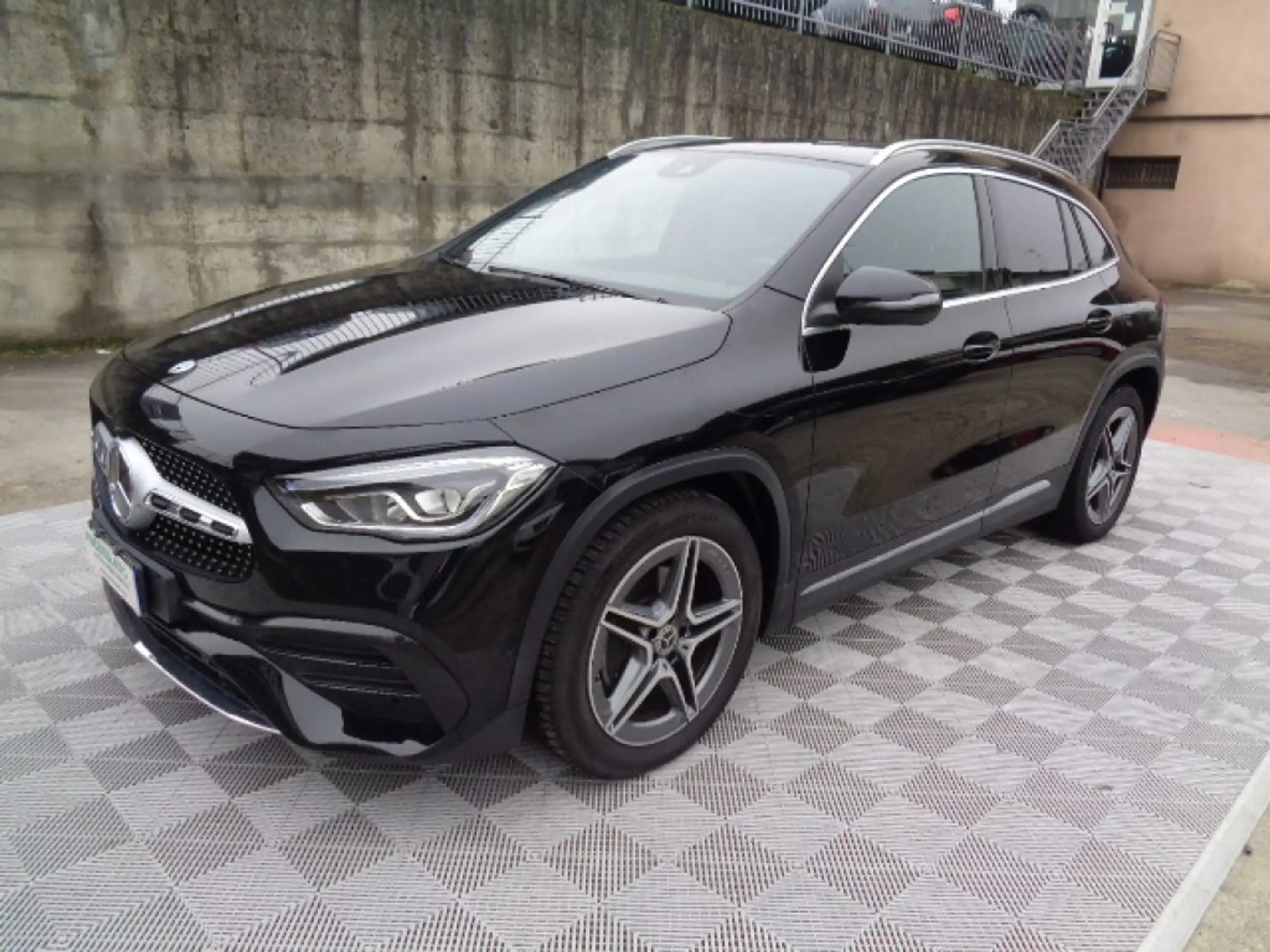 Mercedes-Benz - GLA 180