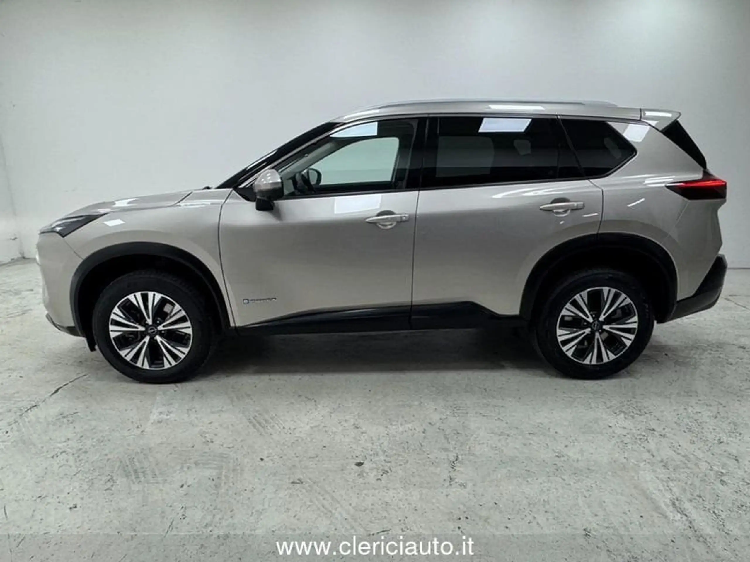 Nissan - X-Trail