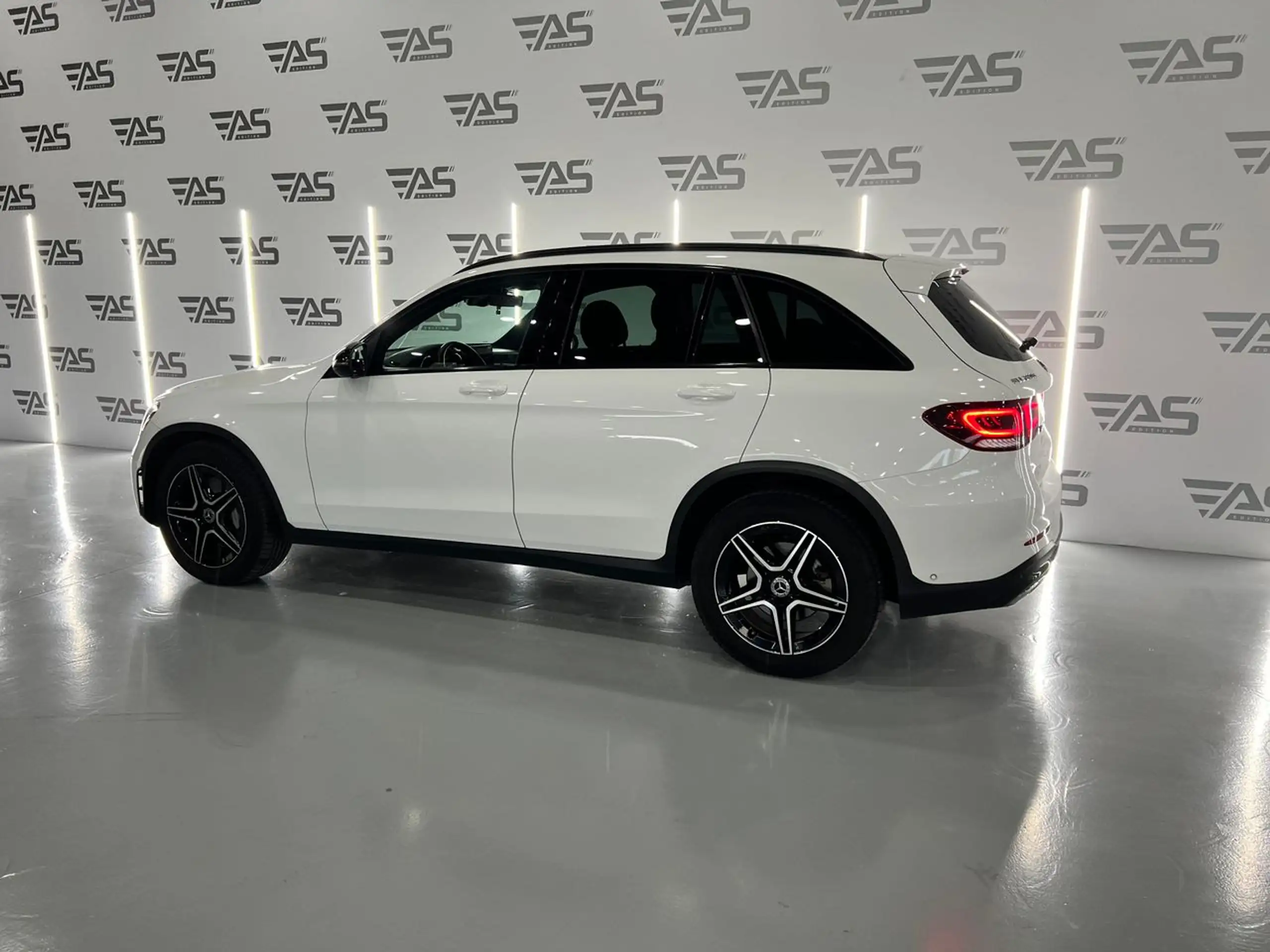 Mercedes-Benz - GLC 220