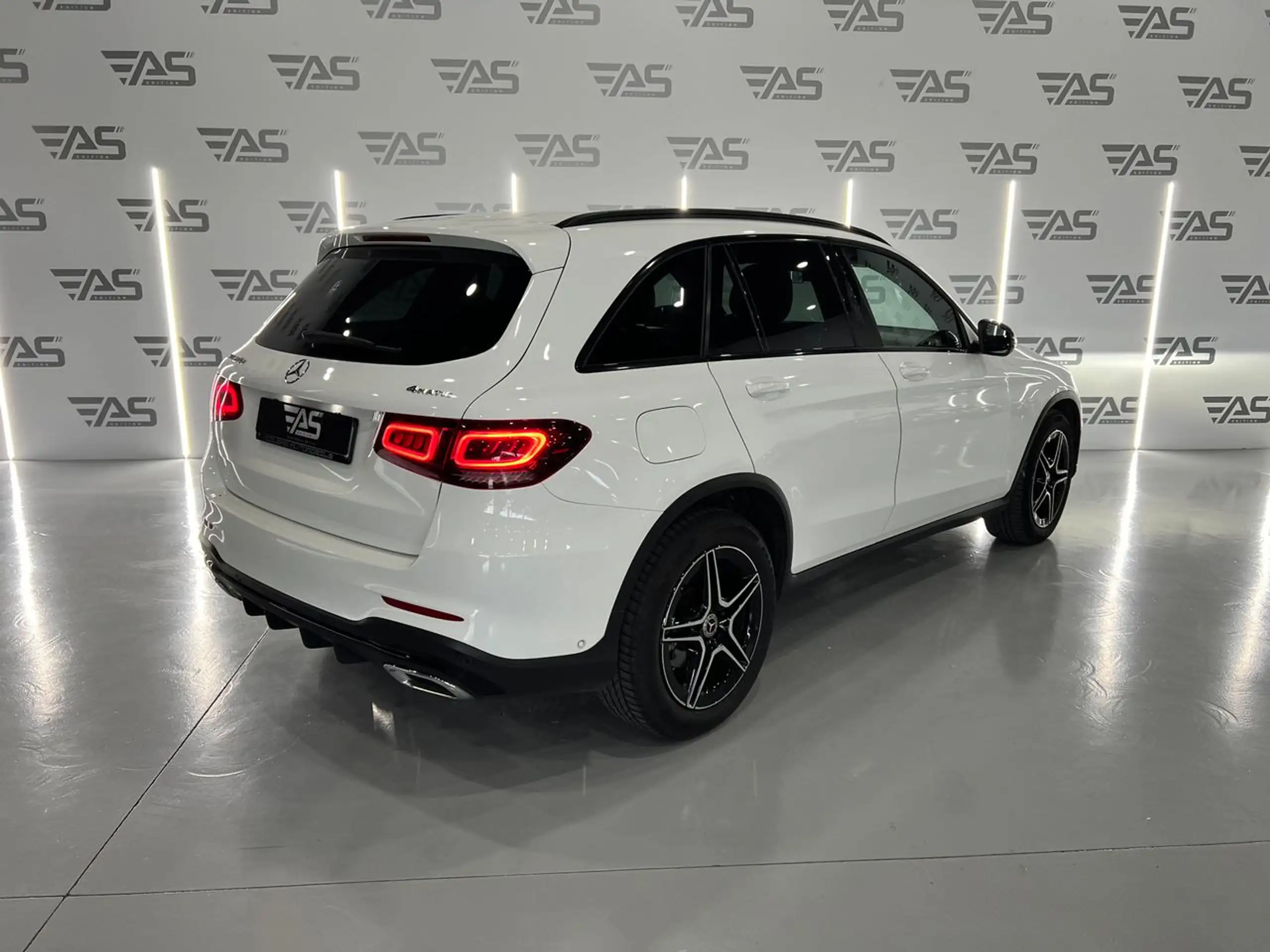 Mercedes-Benz - GLC 220