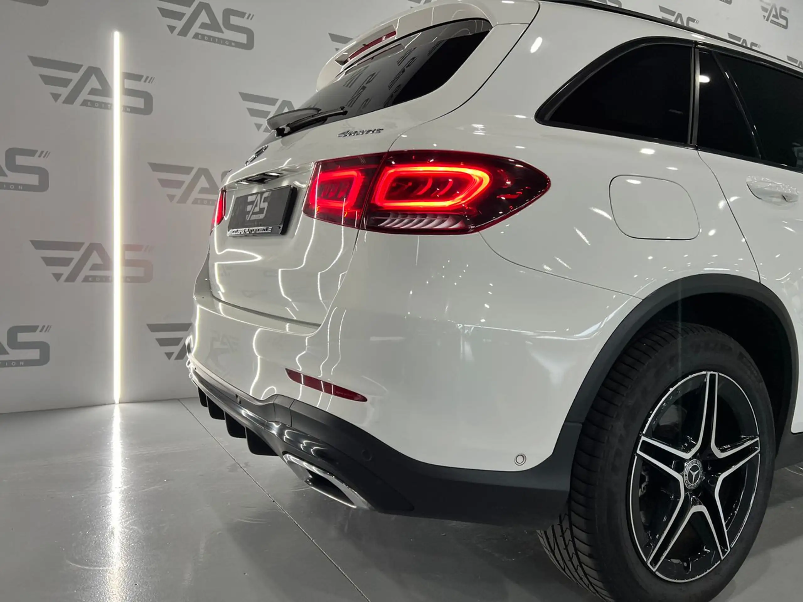 Mercedes-Benz - GLC 220