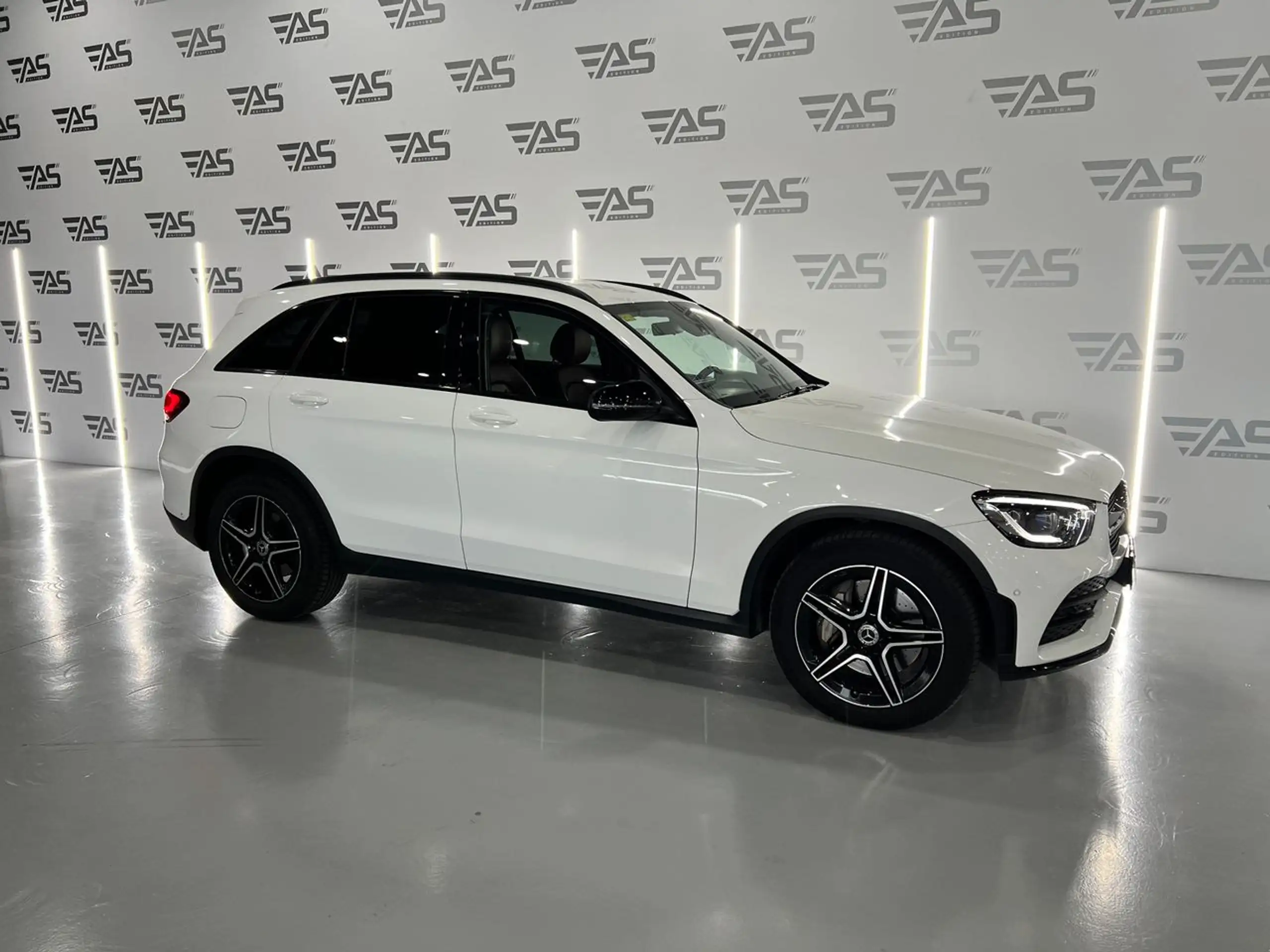 Mercedes-Benz - GLC 220