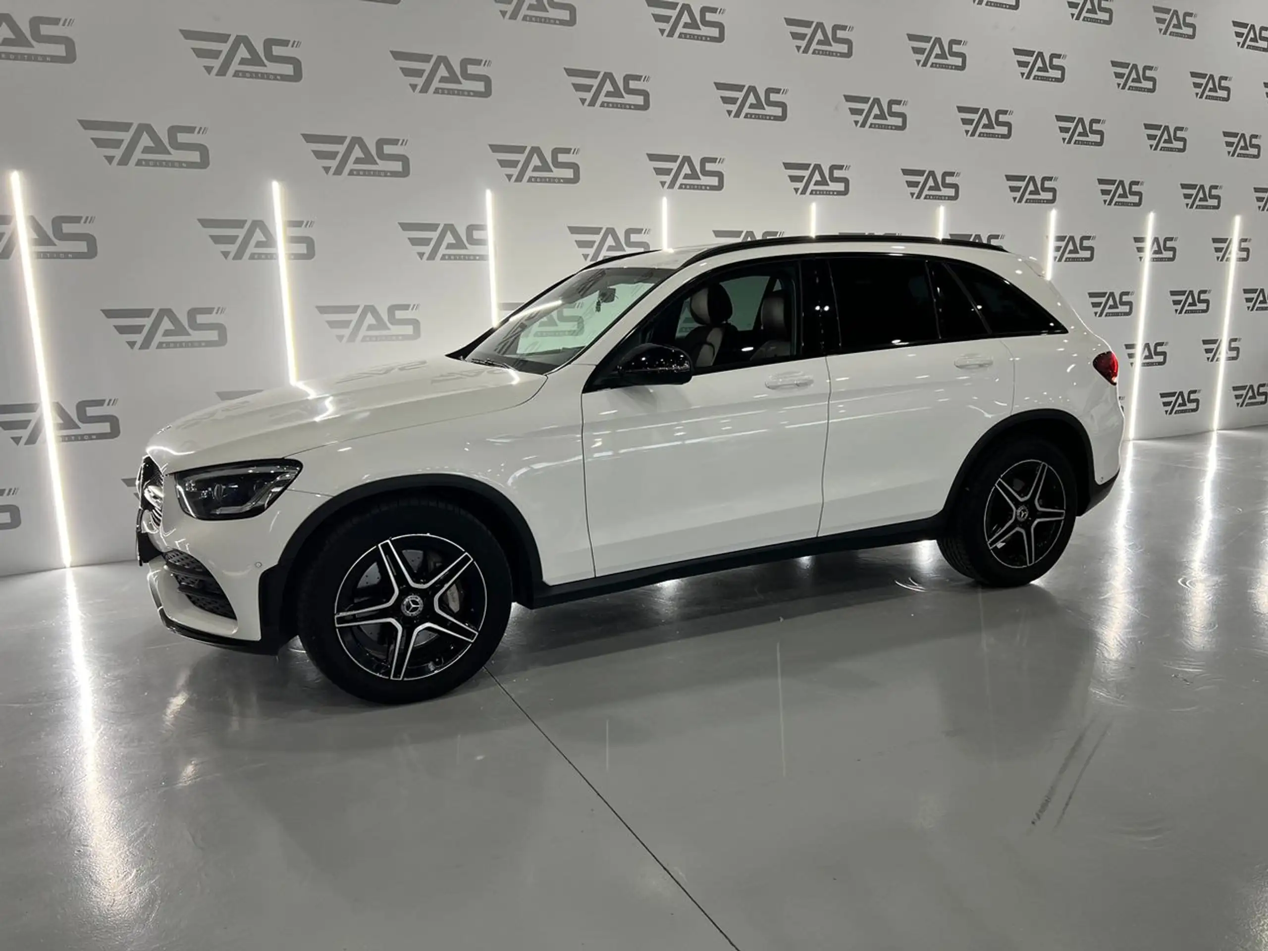 Mercedes-Benz - GLC 220