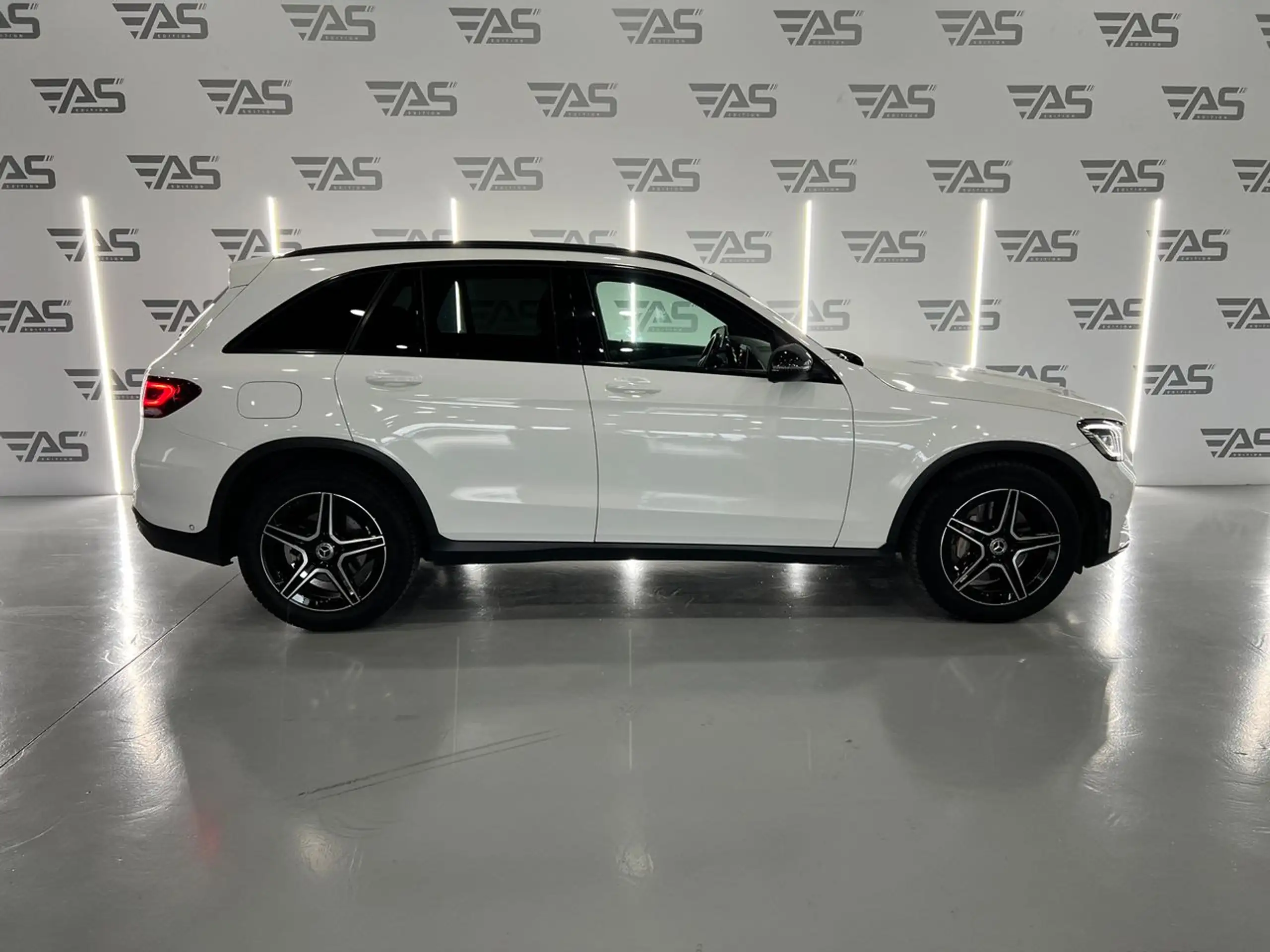 Mercedes-Benz - GLC 220