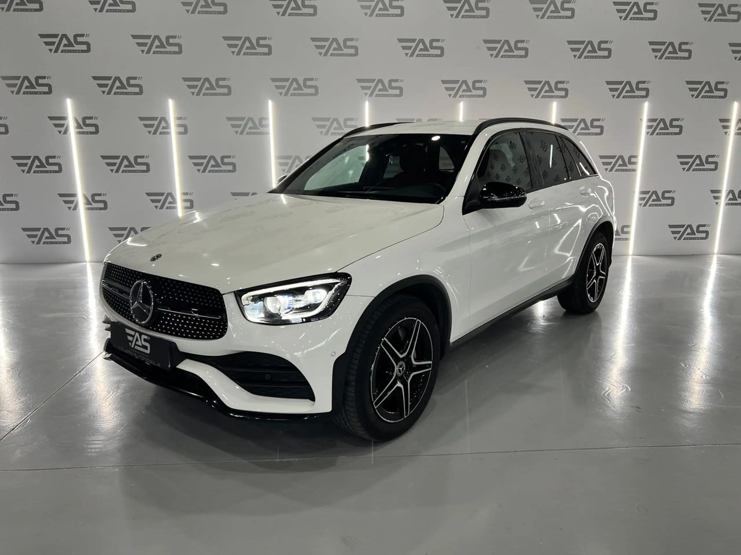 Mercedes-Benz - GLC 220