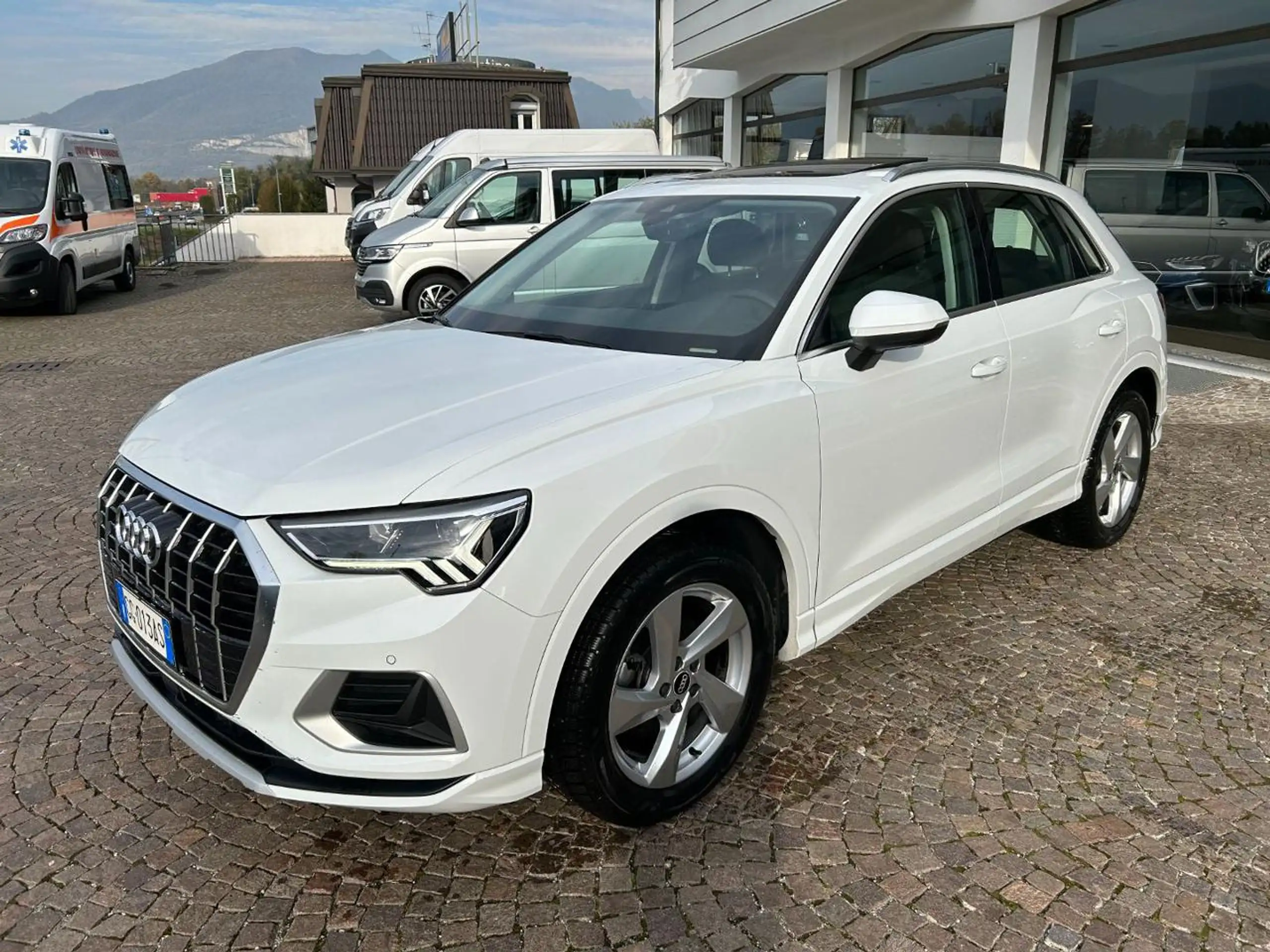 Audi - Q3