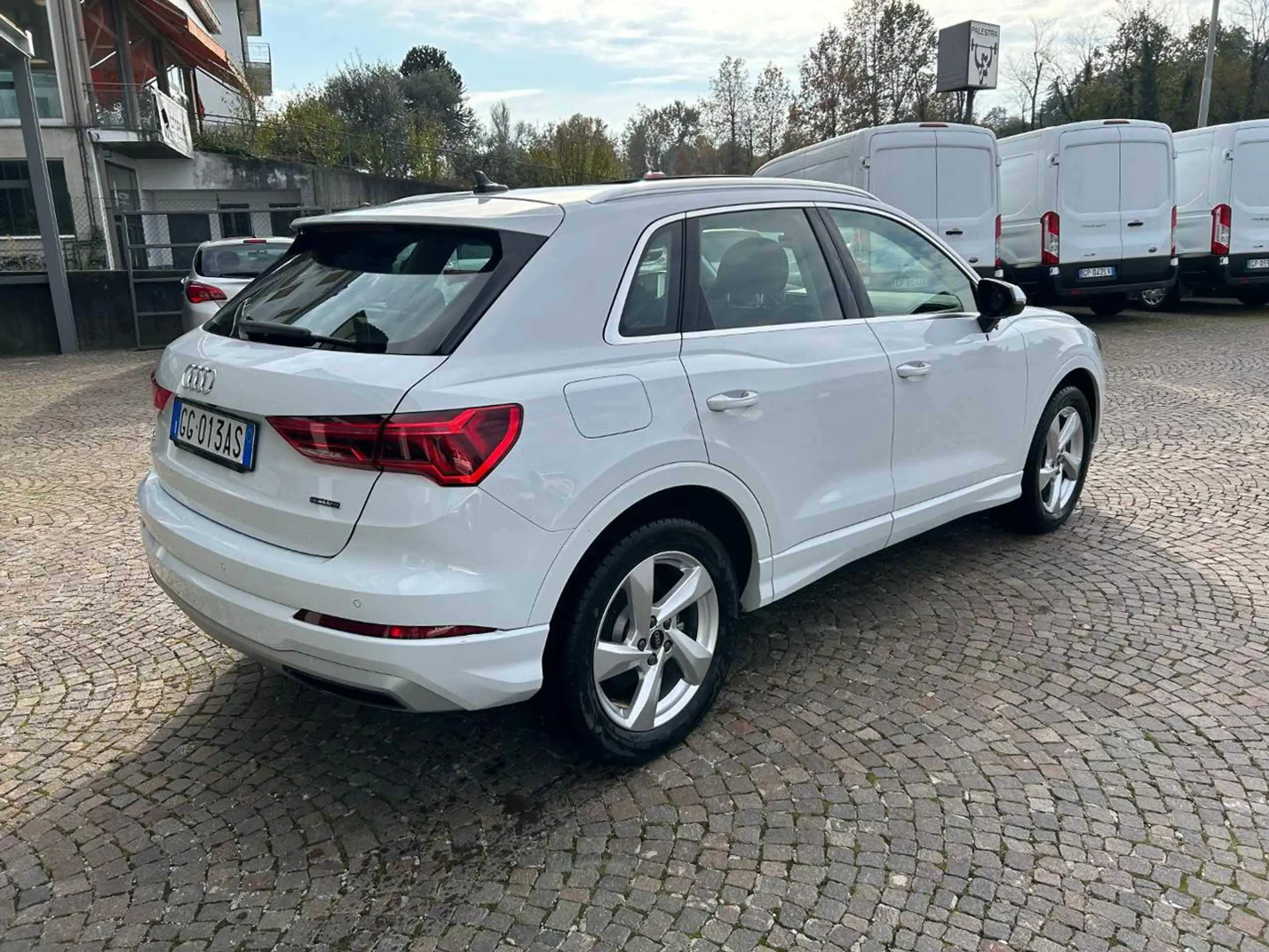 Audi - Q3