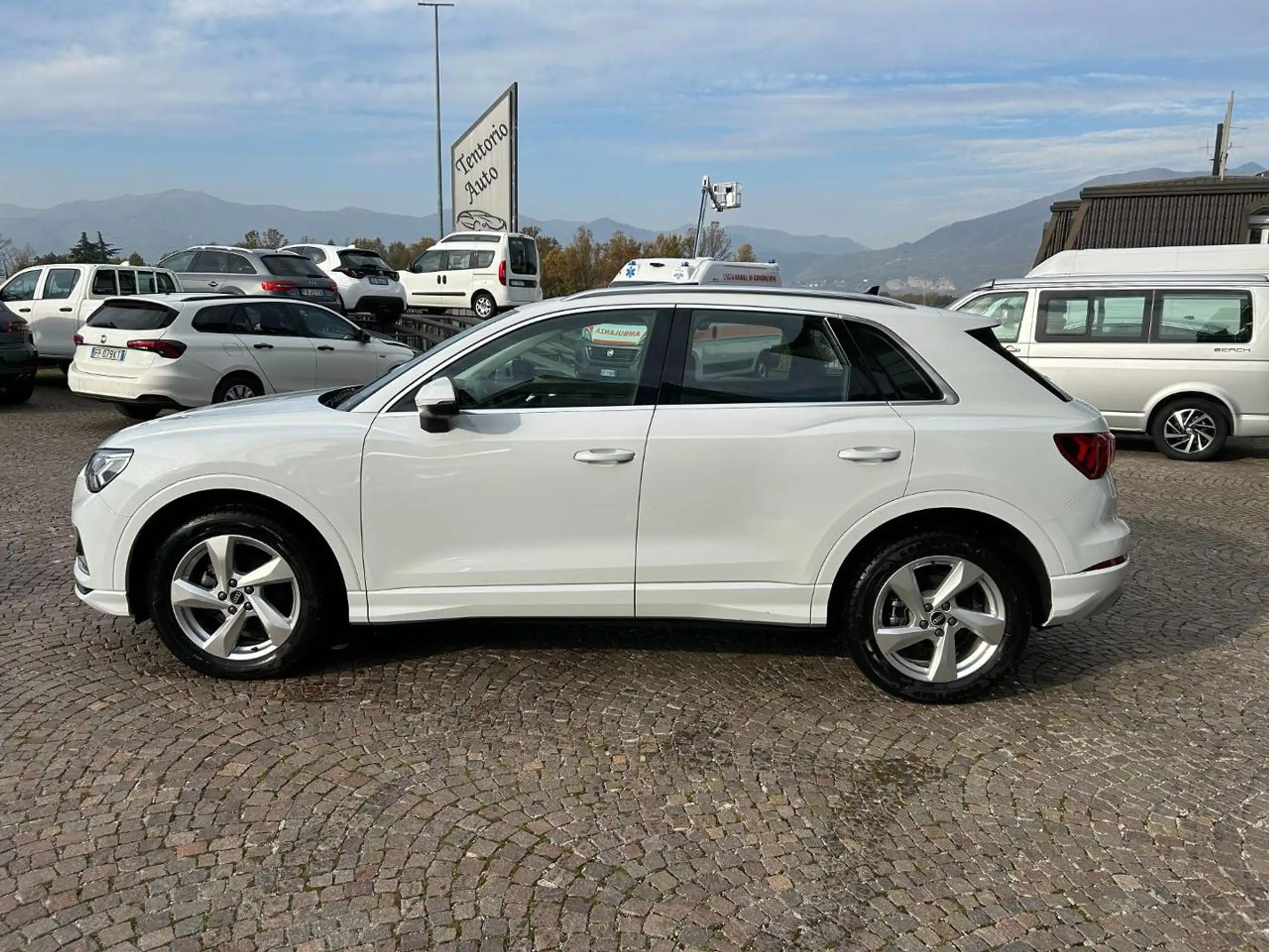 Audi - Q3