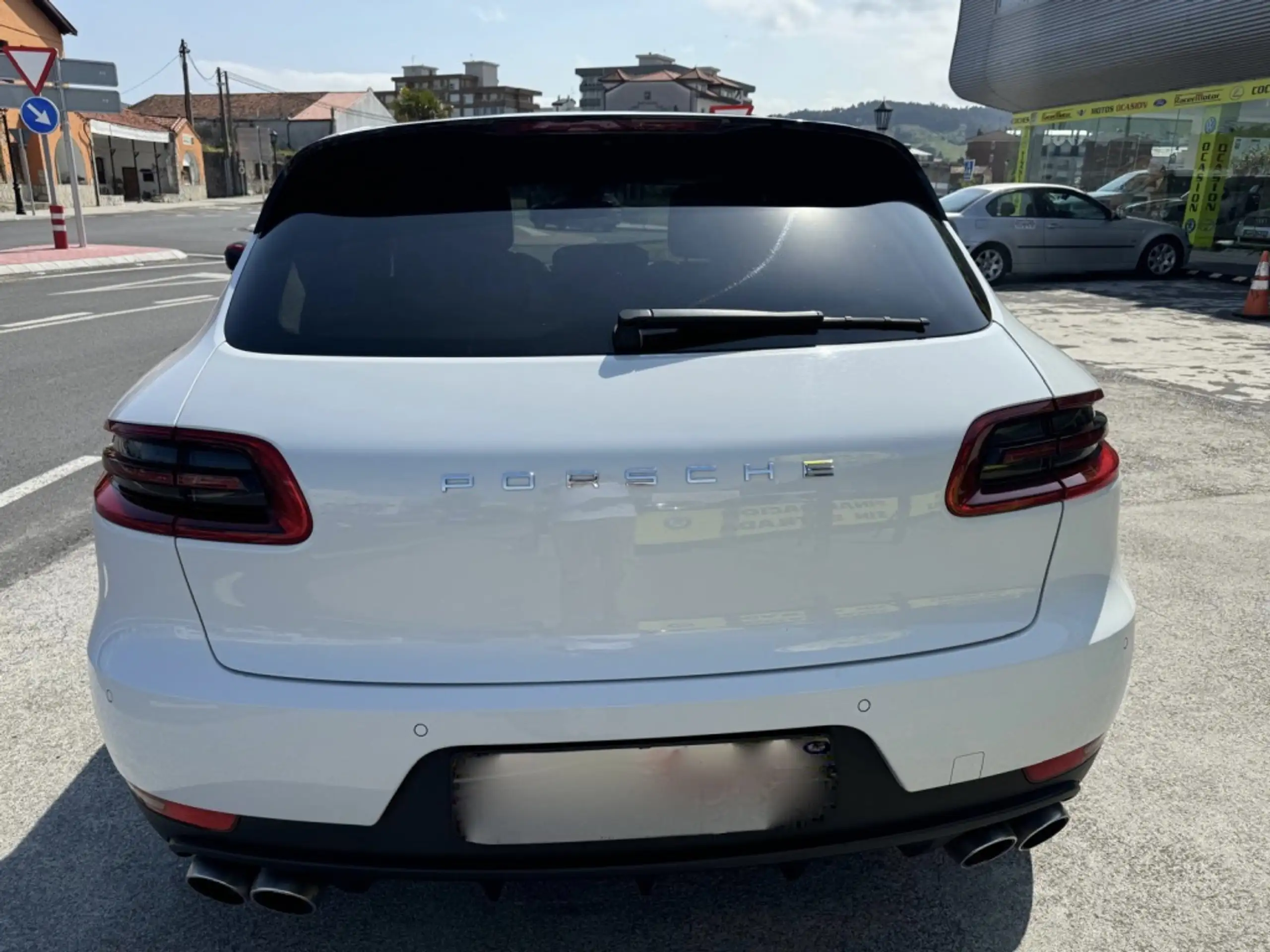 Porsche - Macan