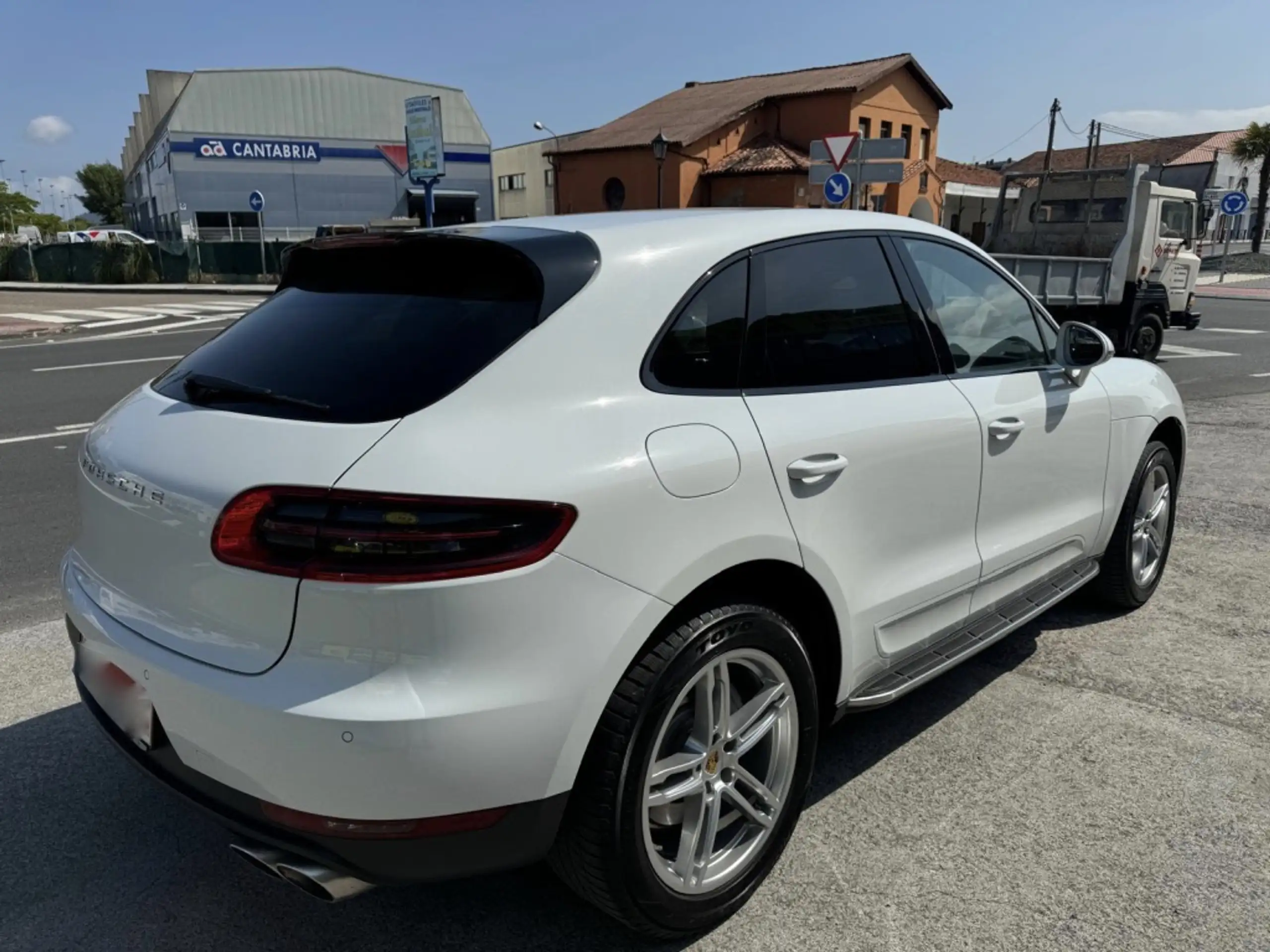 Porsche - Macan