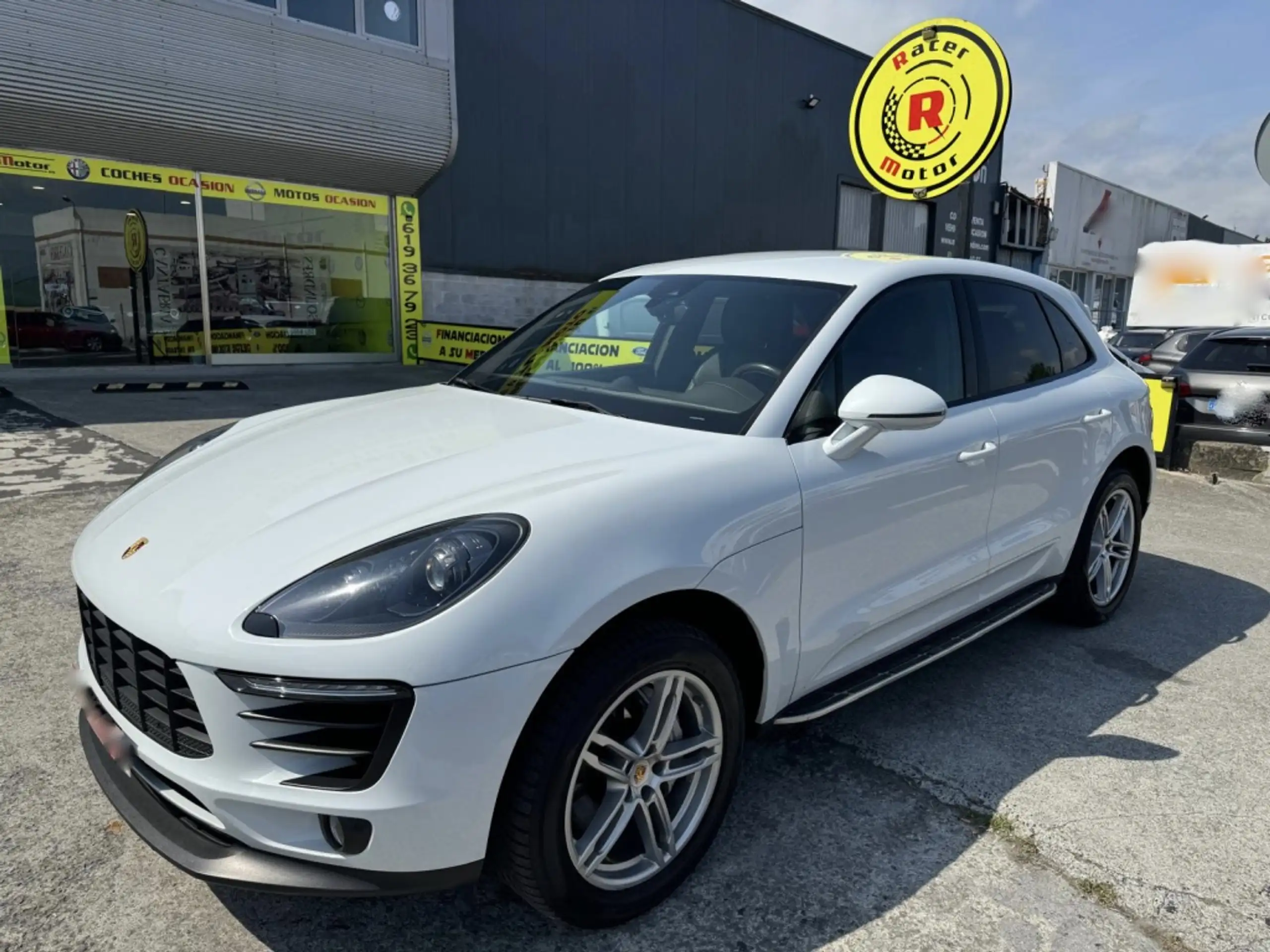 Porsche - Macan