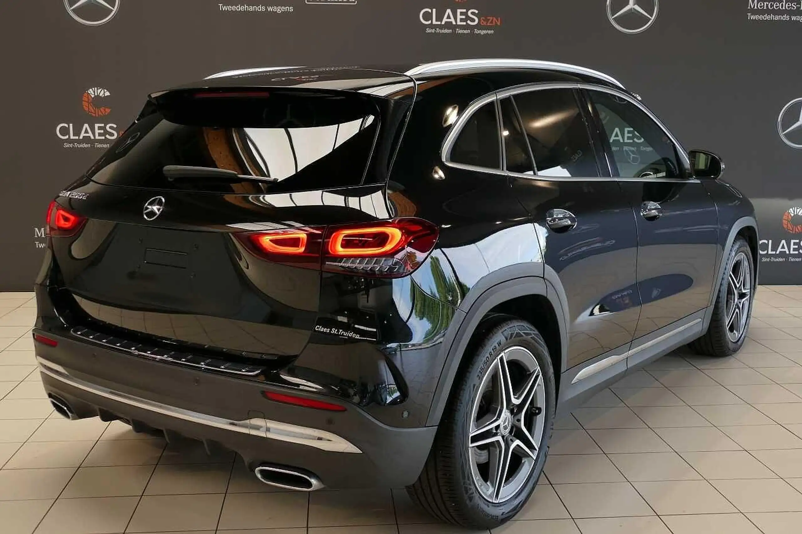 Mercedes-Benz - GLA 200