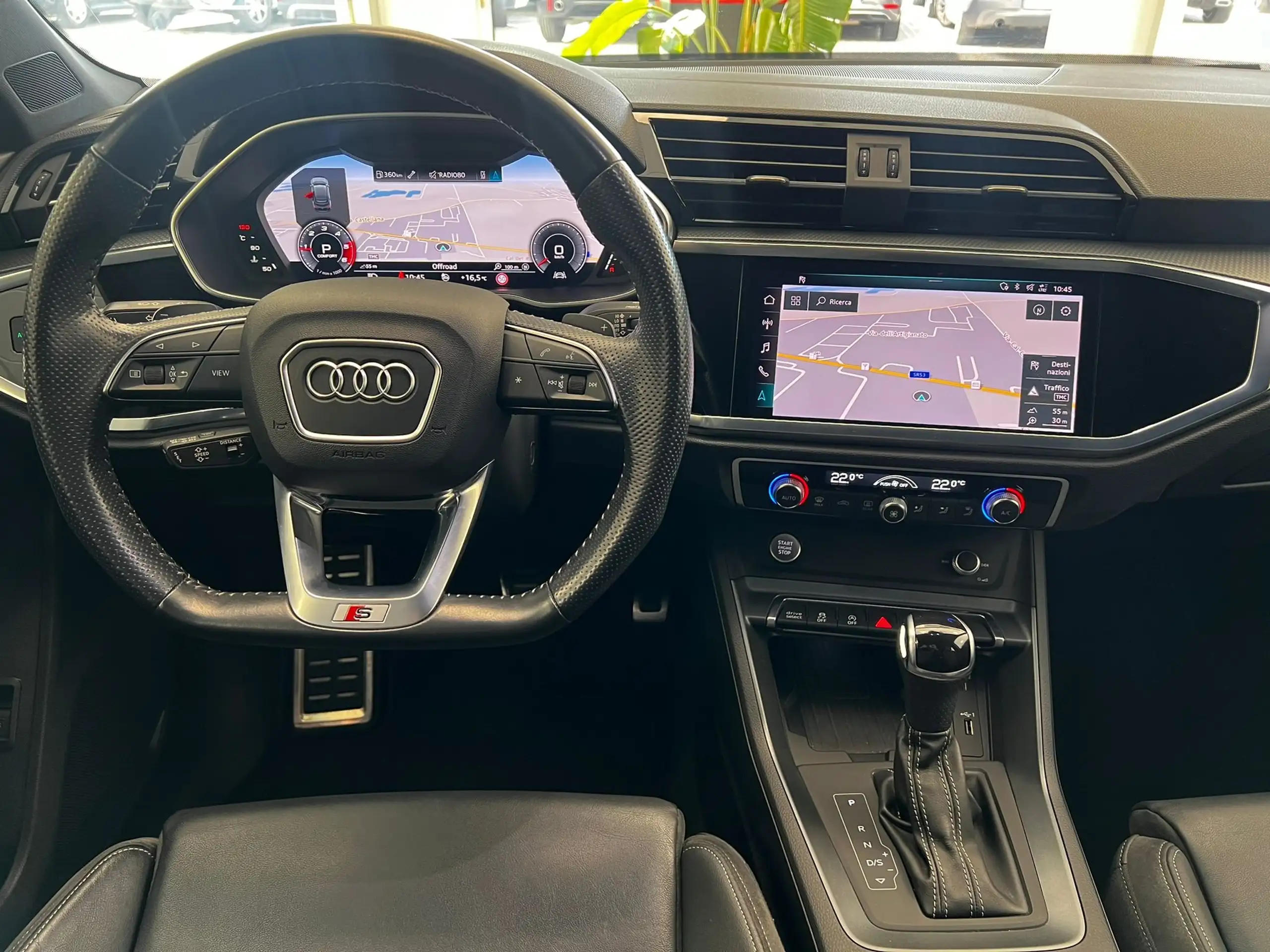 Audi - Q3