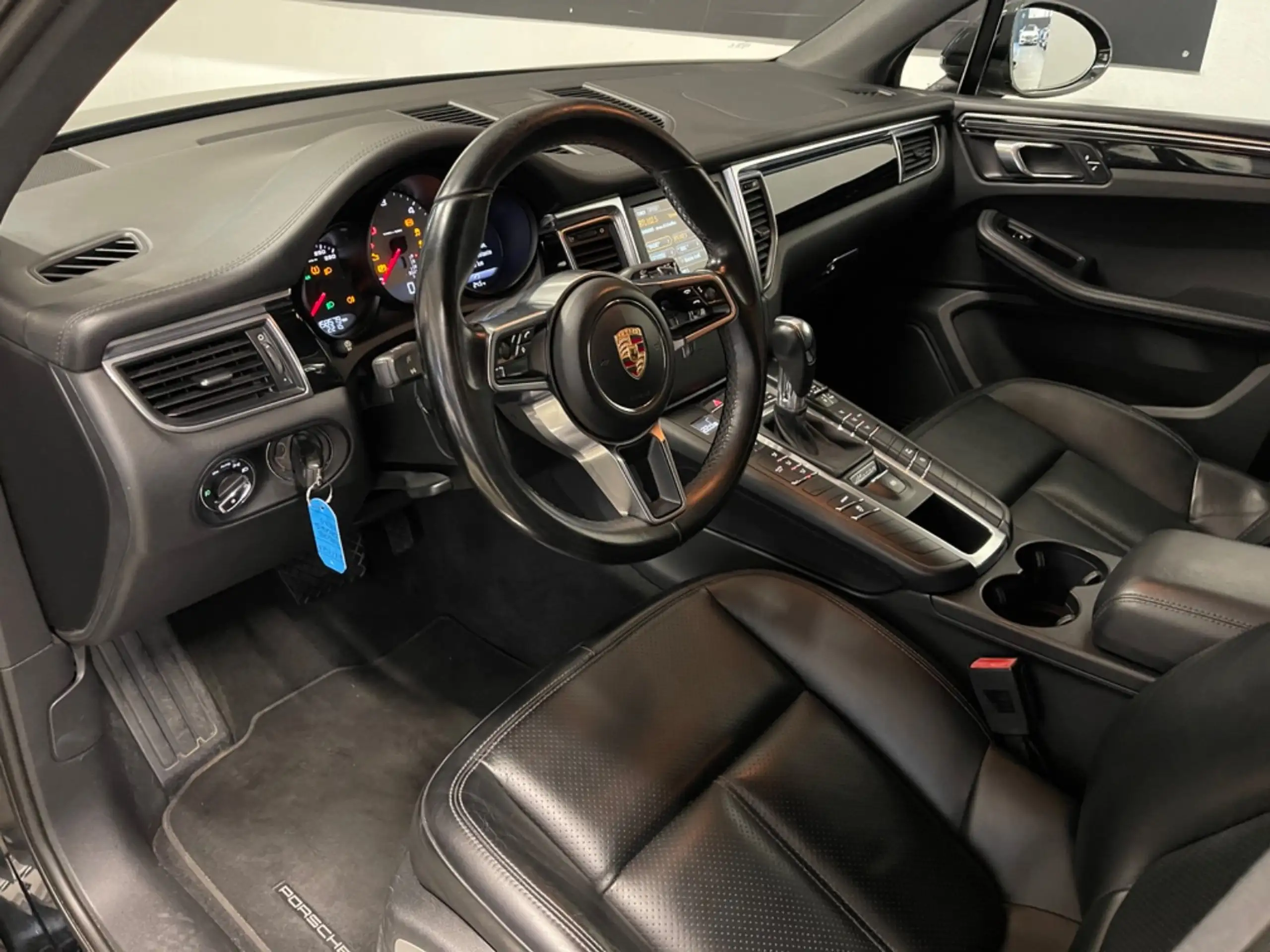 Porsche - Macan