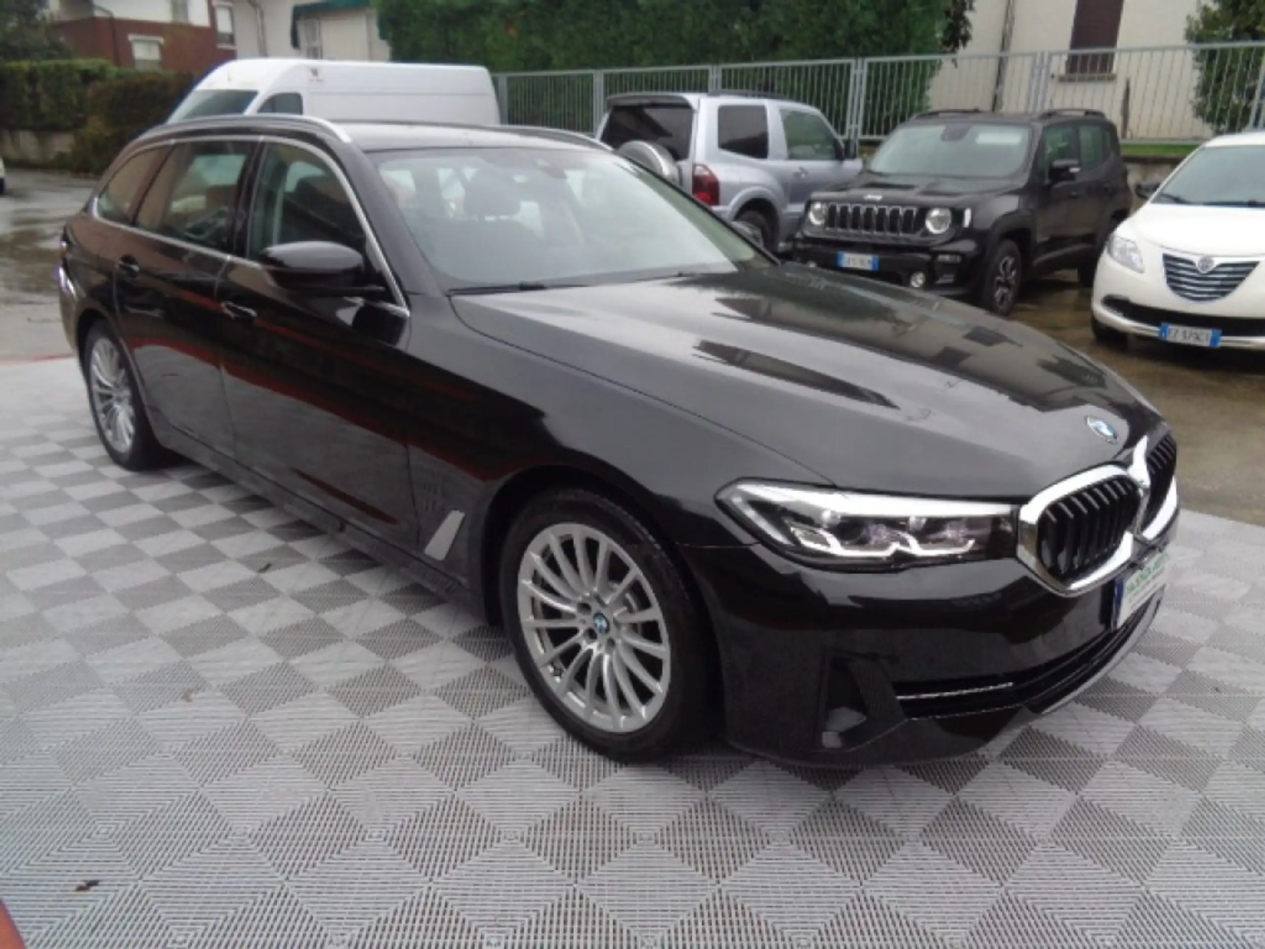 BMW - 520